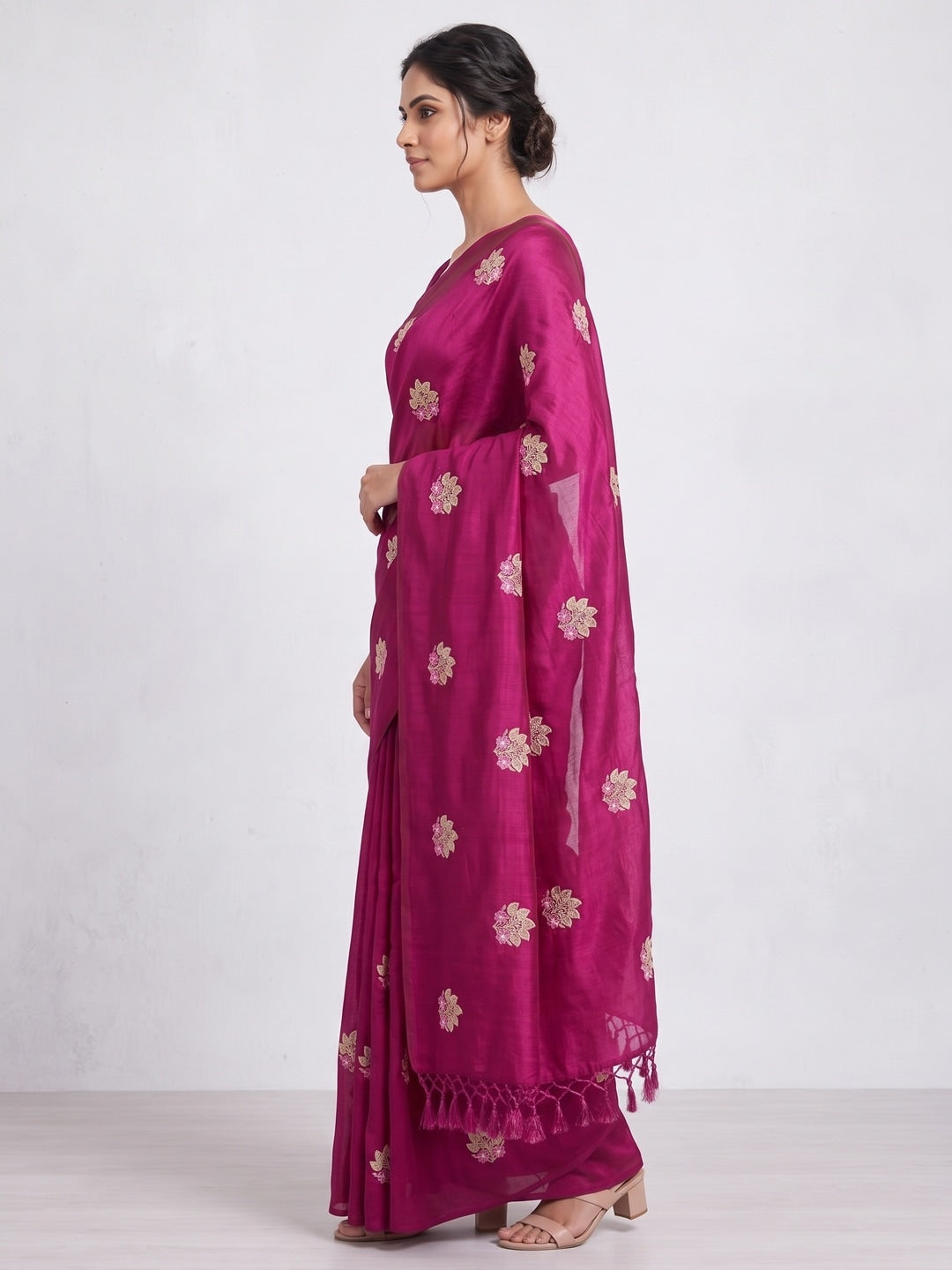 Peachmode Magenta Vichitra Silk Floral Embroidered Saree - Image 4