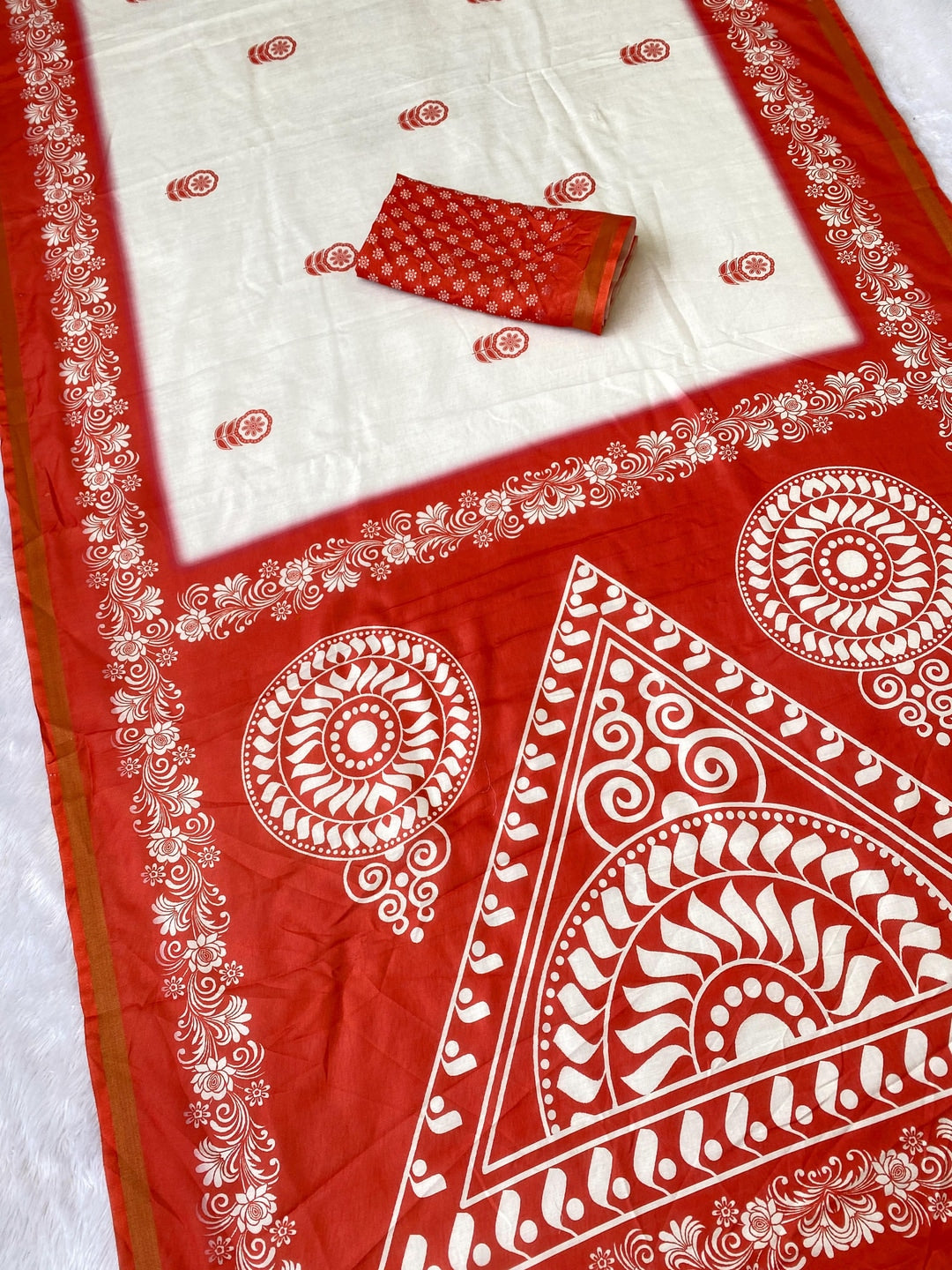 Peachmode Off White Floral Printed Mulmul Cotton Saree - Image 3
