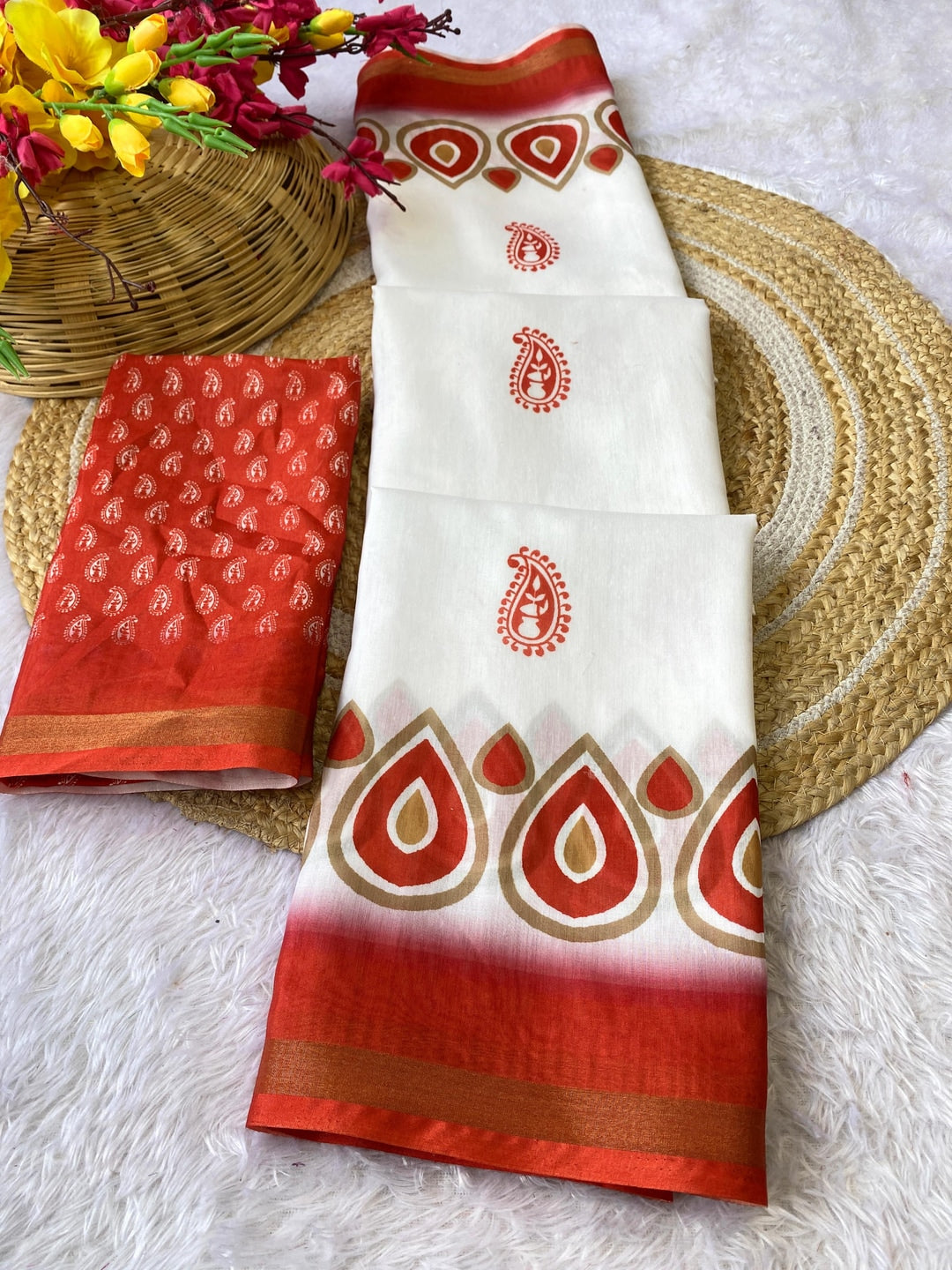 Peachmode Off White Paisley Border Mulmul Cotton Saree - Image 2