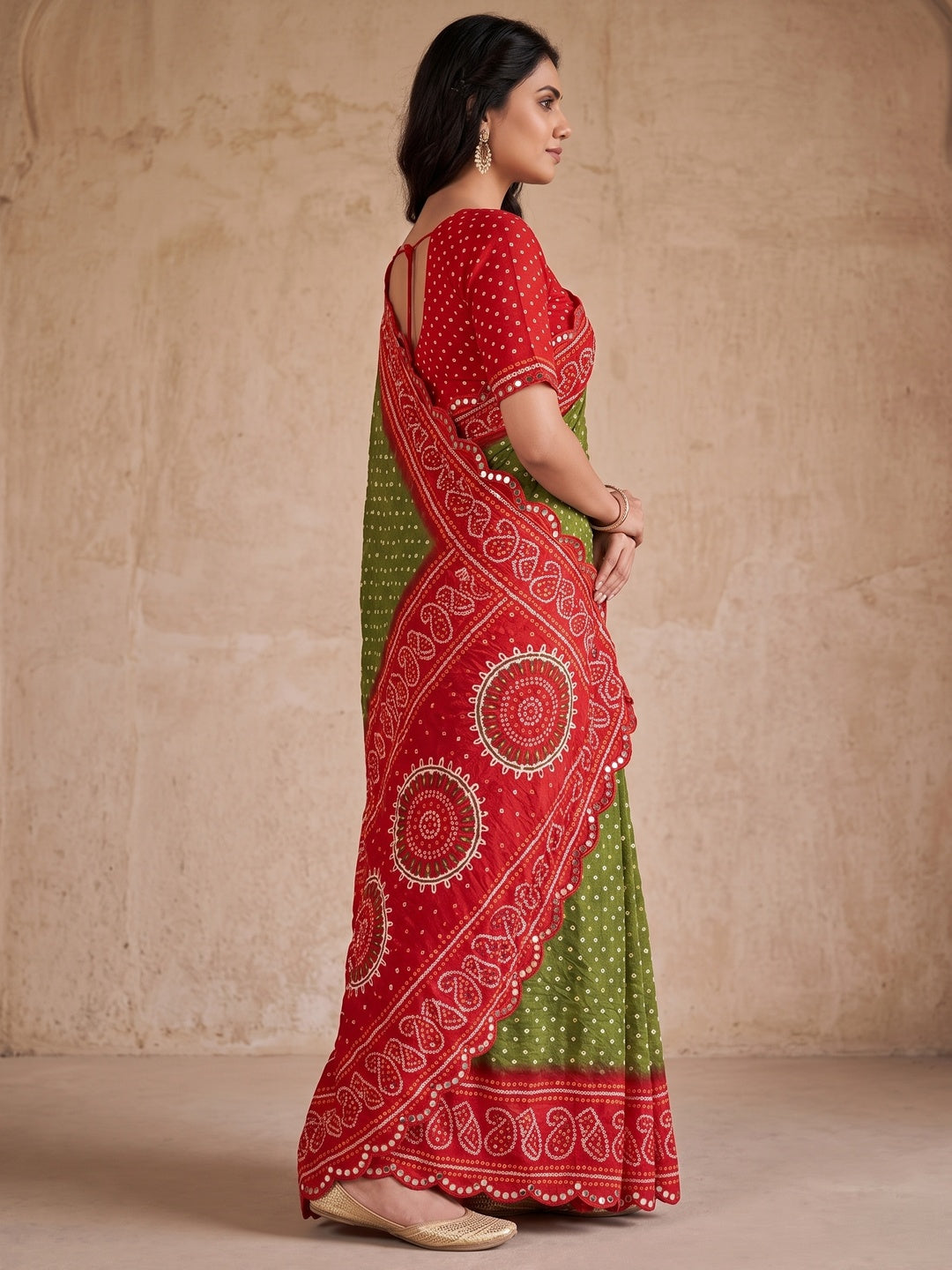 Peachmode Olive Green Bandhani Mirror Work Chiffon Saree - Image 4