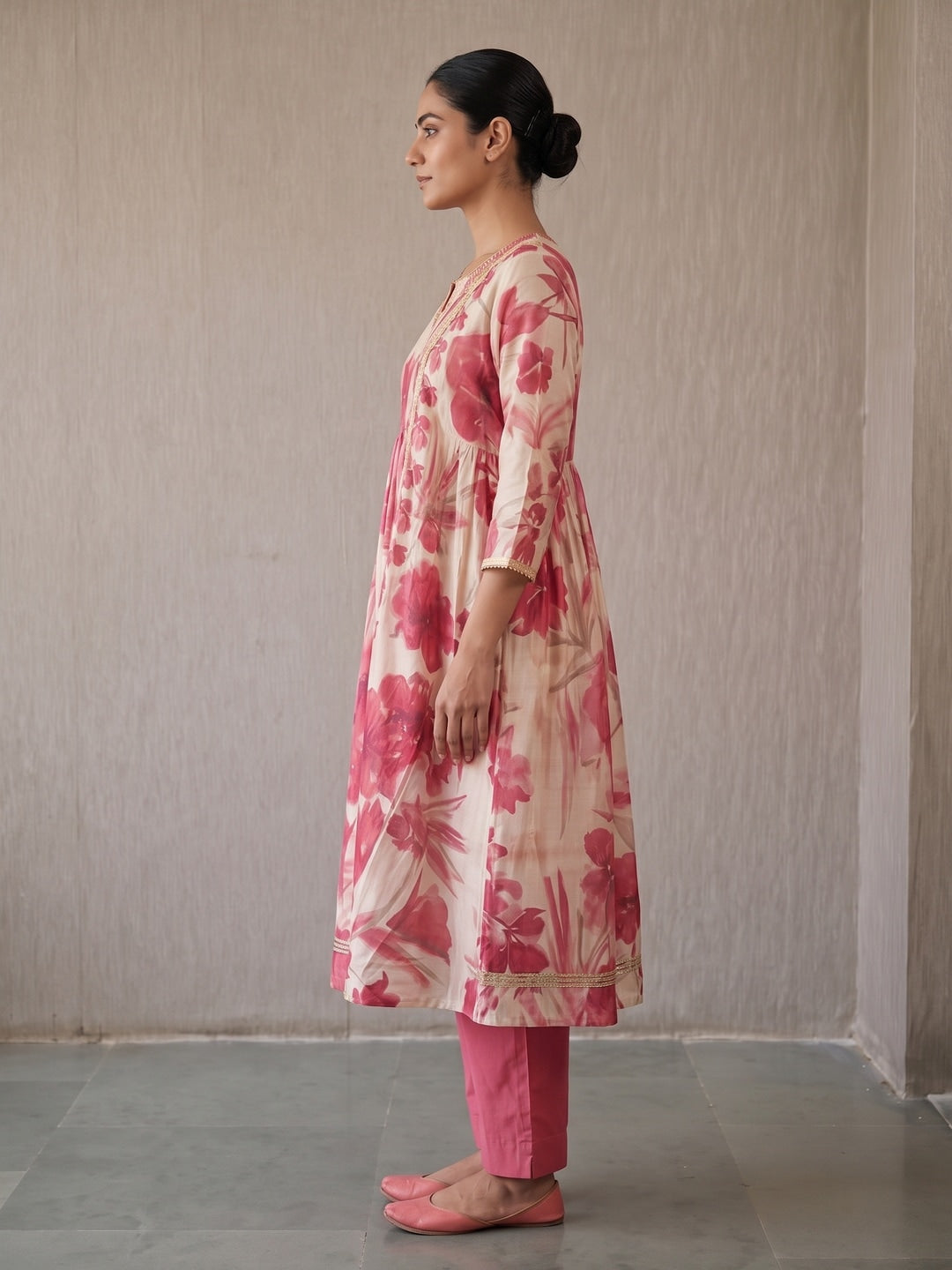 Pink Mul Chanderi Floral Embroidered Salwar Suit Set - Image 2