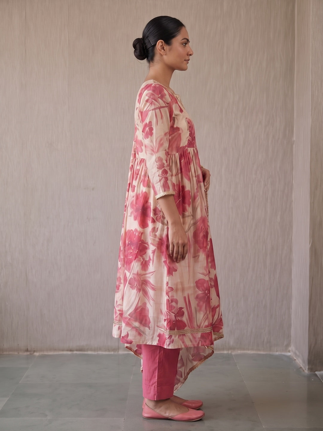 Pink Mul Chanderi Floral Embroidered Salwar Suit Set - Image 5