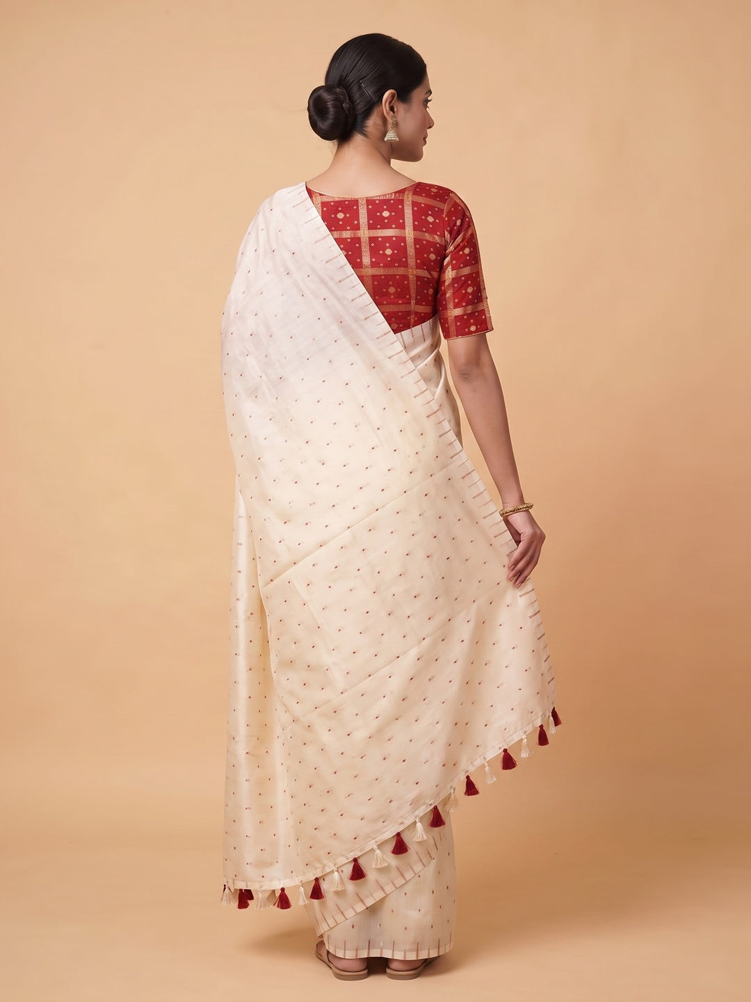 Peachmode Cream Chanderi Silk Saree with Red Blouse - Image 2