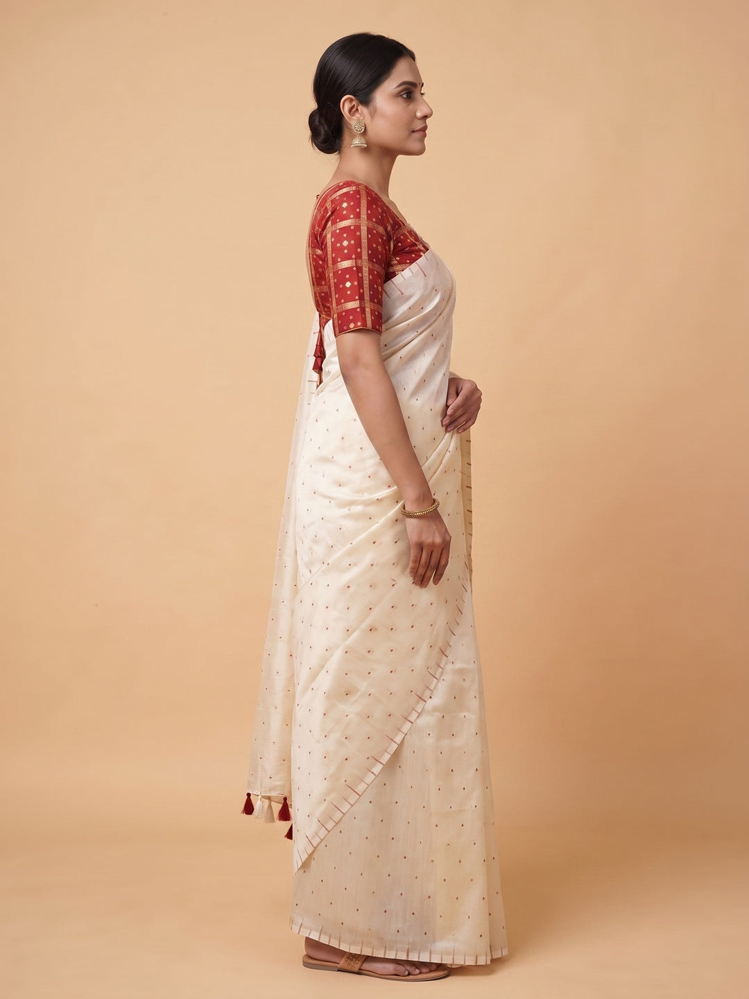 Peachmode Cream Chanderi Silk Saree with Red Blouse - Image 3
