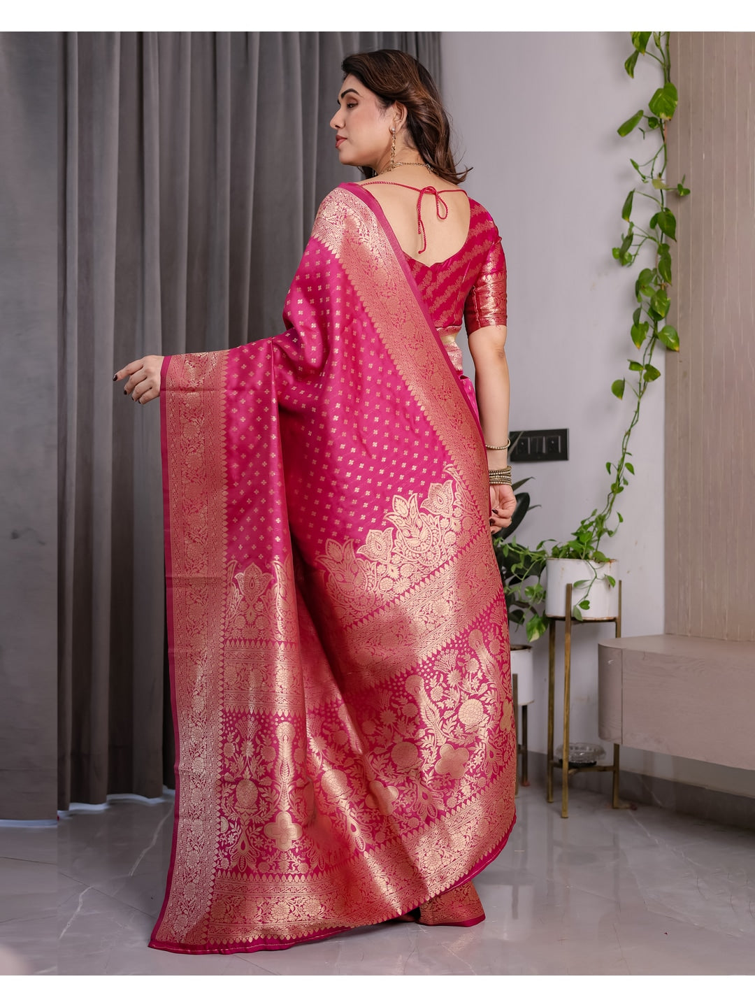 Pink Soft Lichi Silk Saree with Zari Woven Border - Image 4