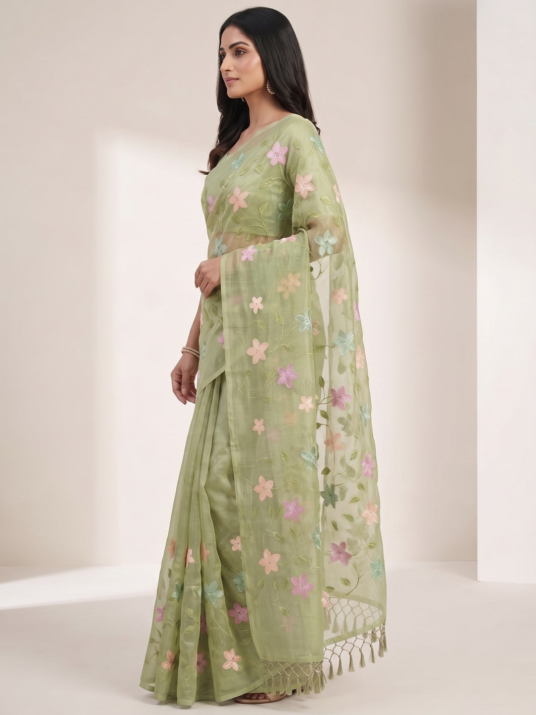 Peachmode Green Crunchy Saree with Floral Embroidery Work - Image 6