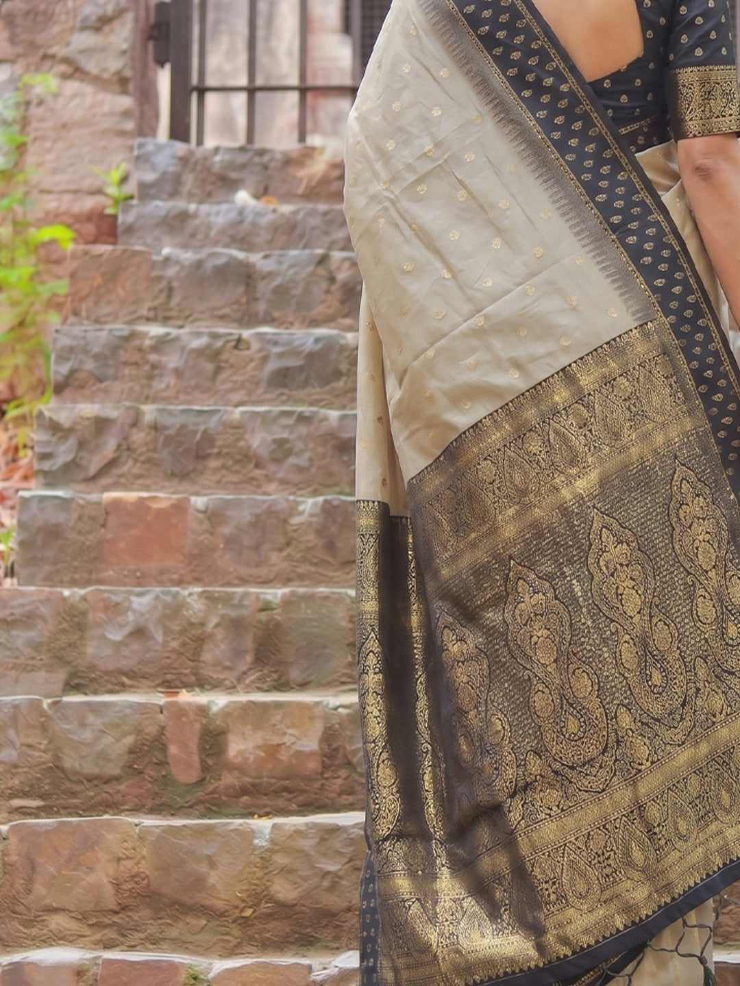 Peachmode Chiku Cotton Woven Saree - Image 5