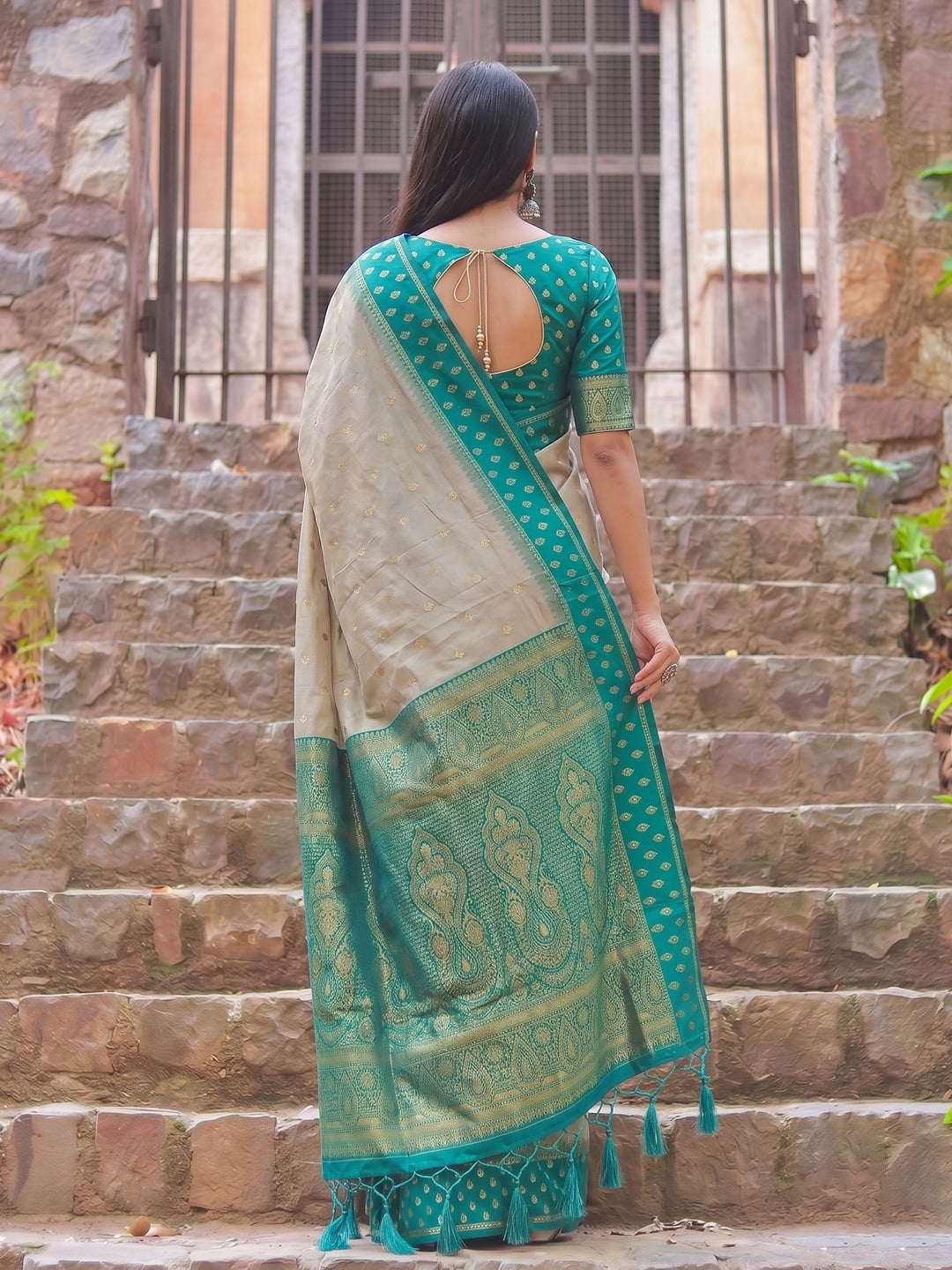 Peachmode Chiku Cotton Woven Saree - Image 3