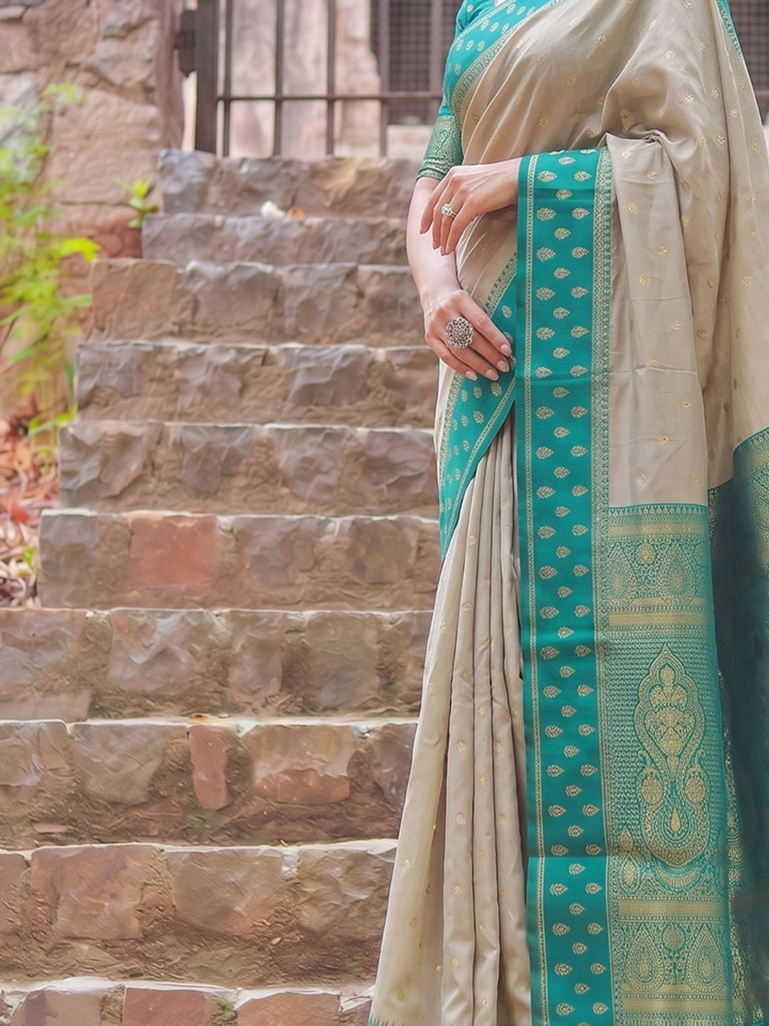 Peachmode Chiku Cotton Woven Saree - Image 5