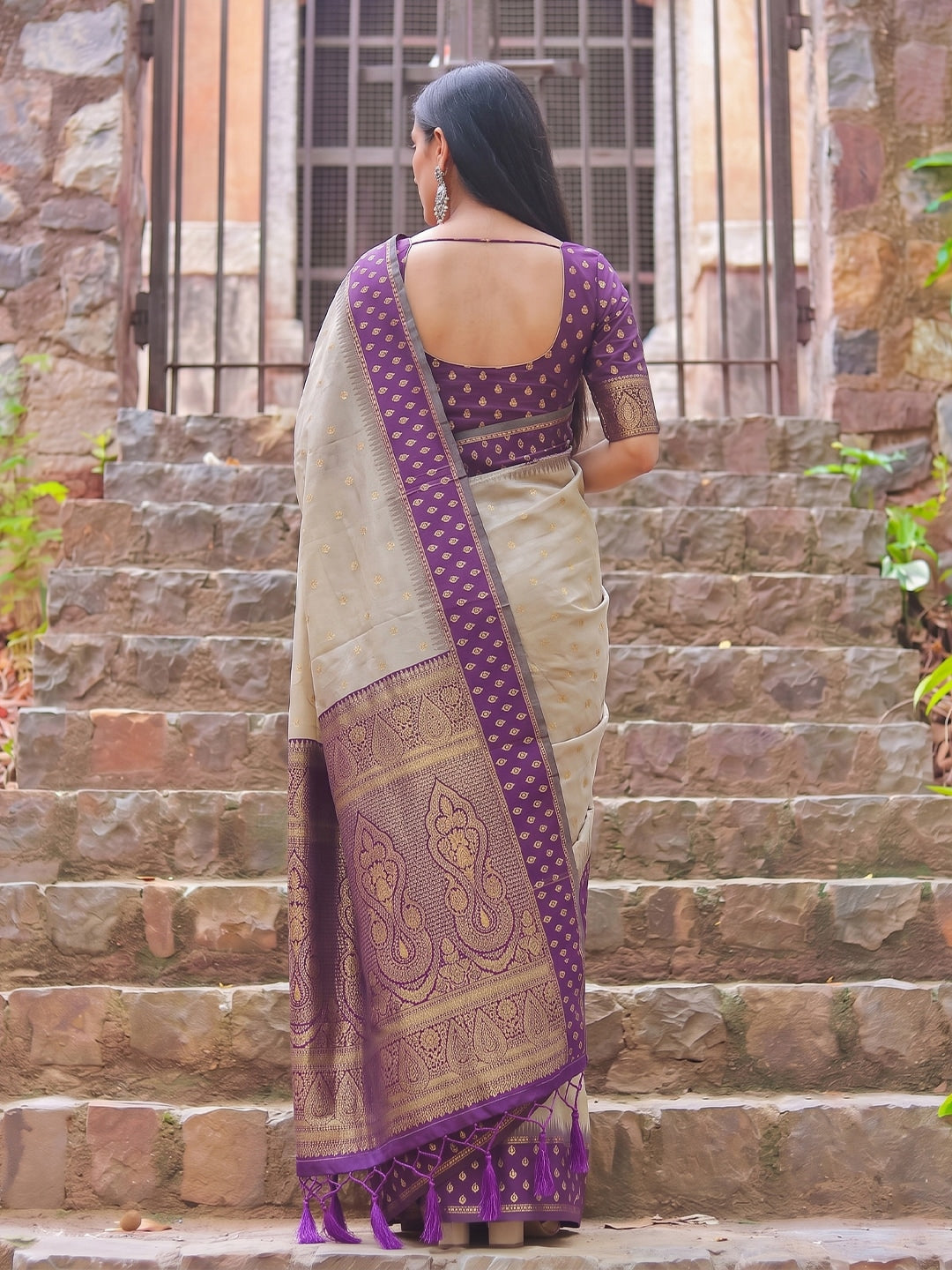 Peachmode Chiku Cotton Woven Saree - Image 2