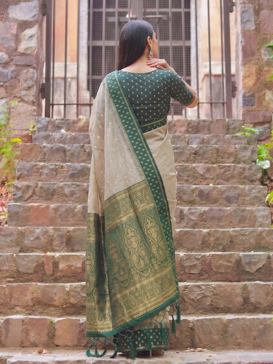 Peachmode Chiku Cotton Woven Saree - Image 3