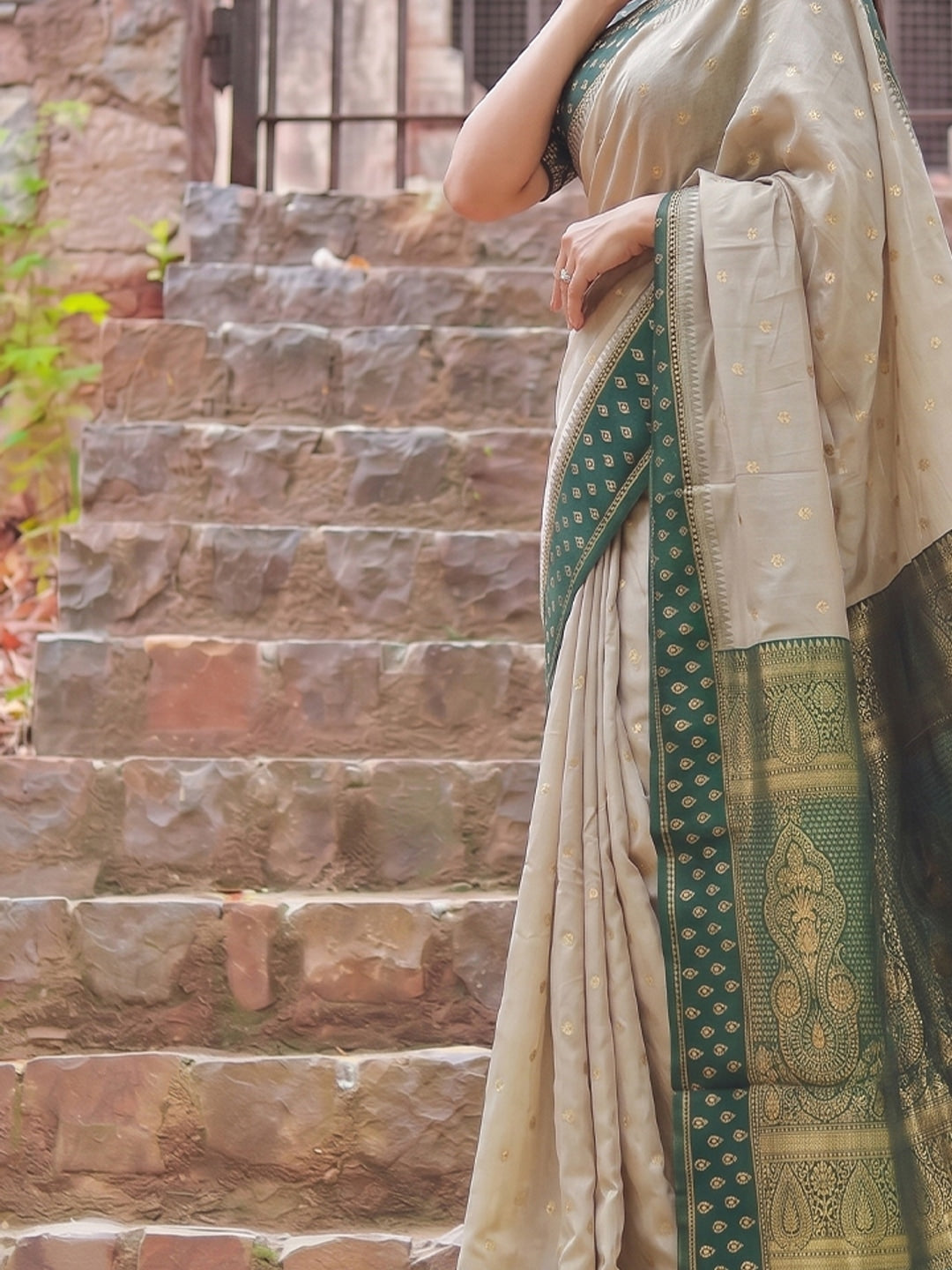 Peachmode Chiku Cotton Woven Saree - Image 5
