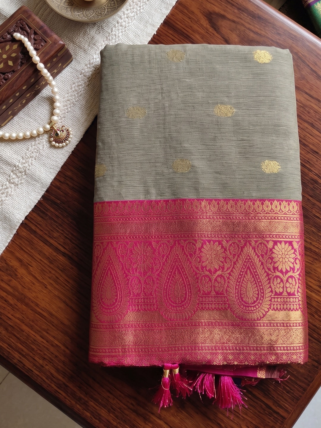 Peachmode Chiku Cotton Woven Saree - Image 4
