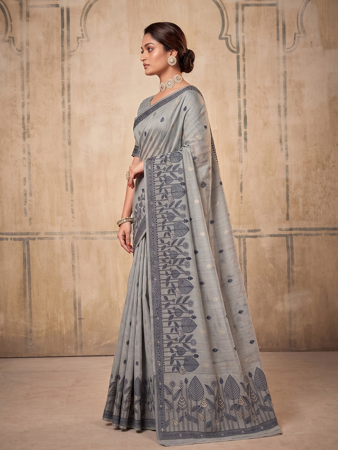 Peachmode Gray Cotton Woven Saree - Image 3