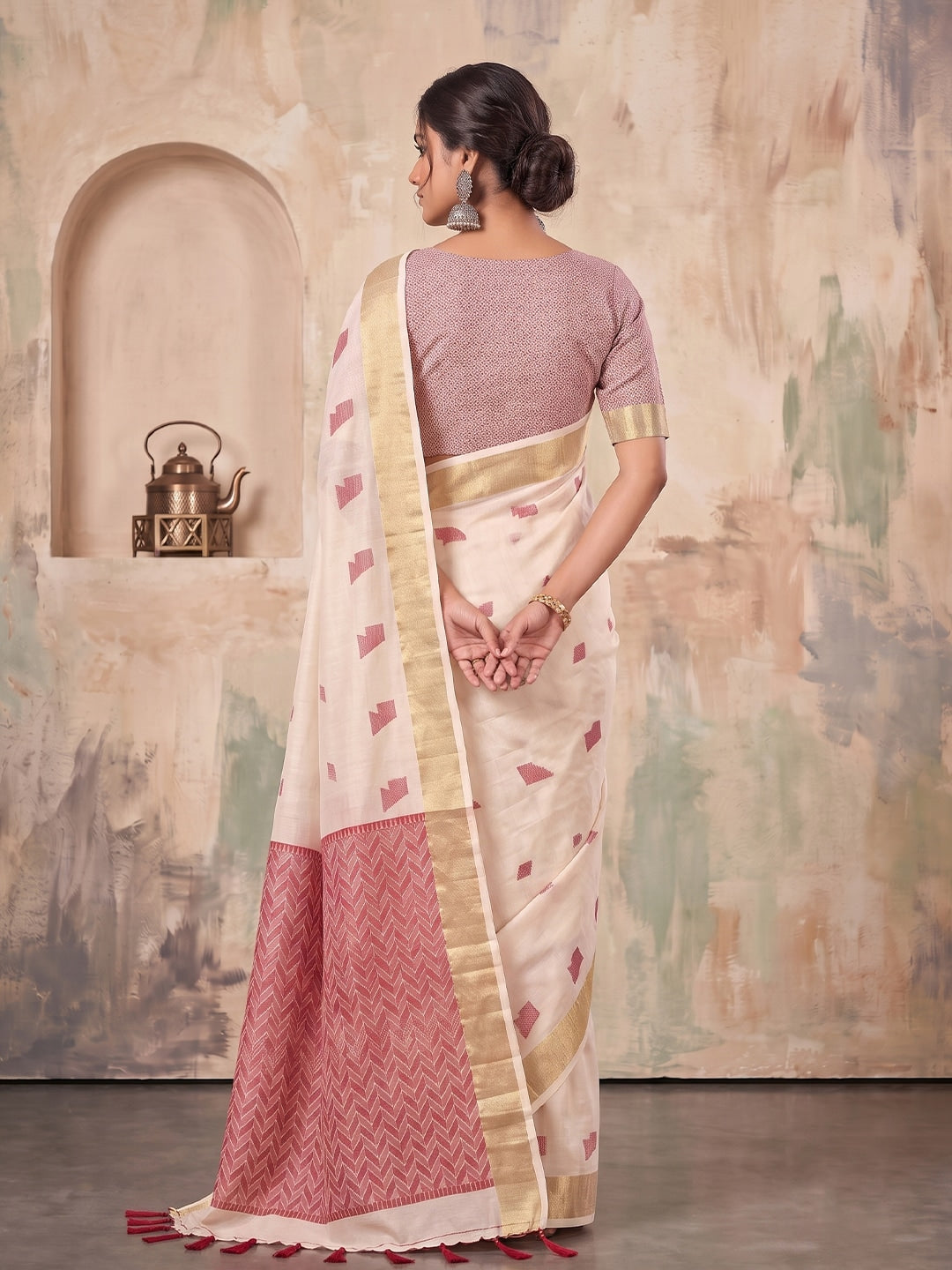 Peachmode Cream Linen Woven Saree - Image 3