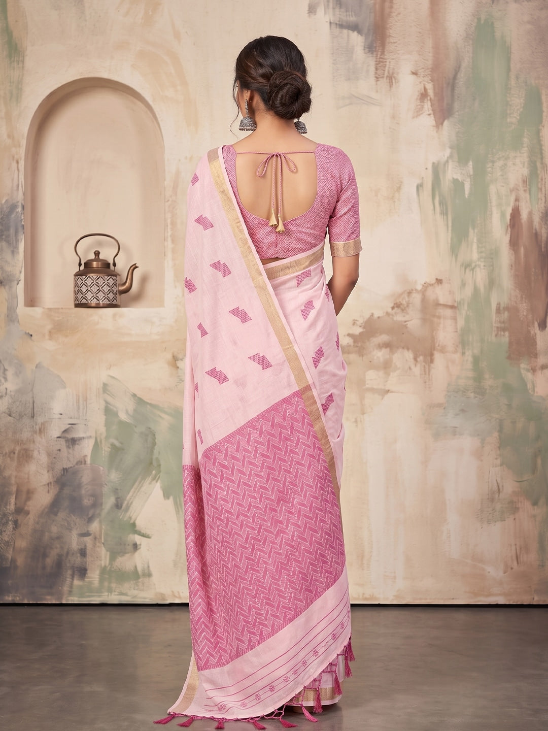 Peachmode Light Pink Linen Woven Saree - Image 2