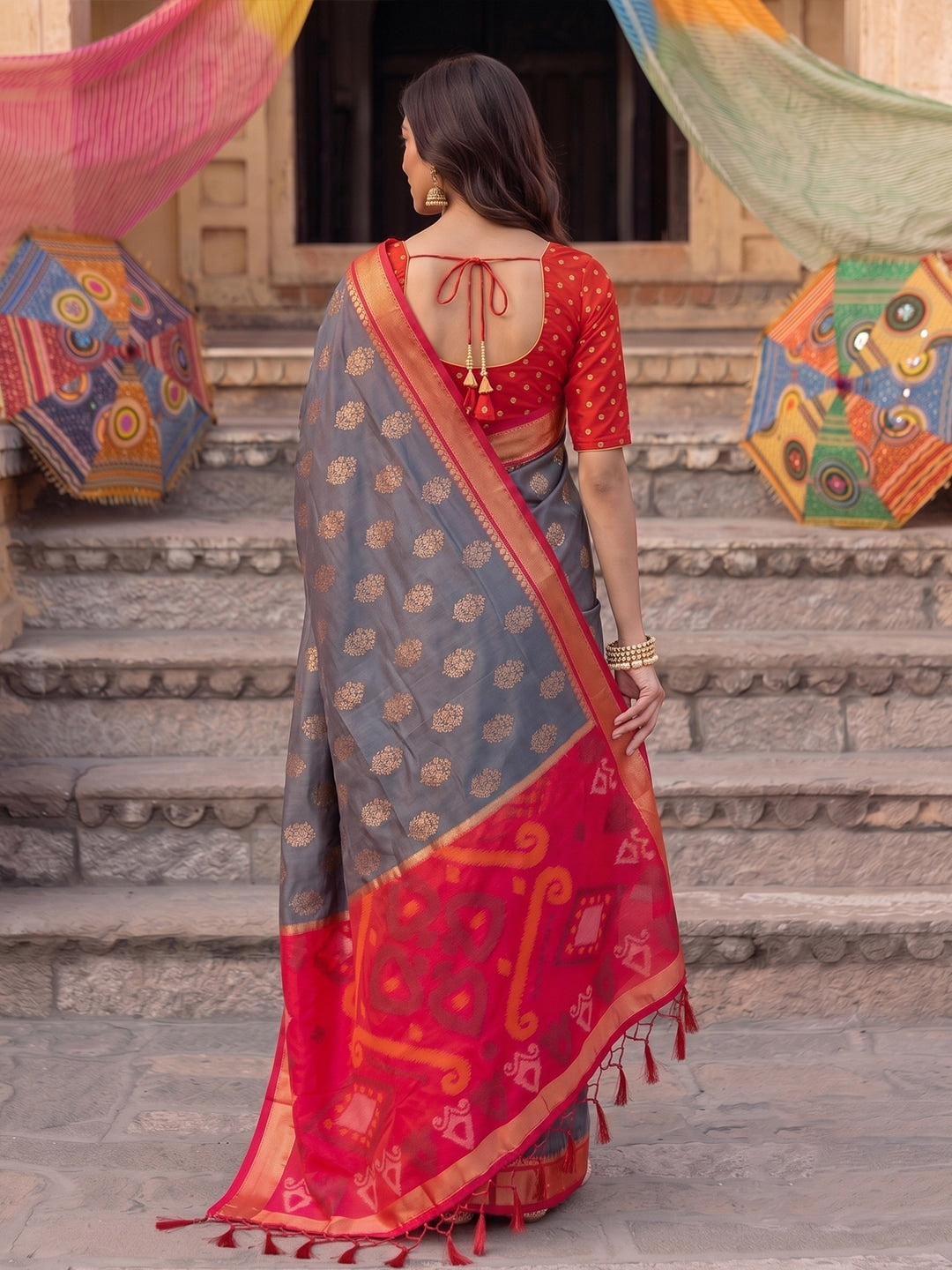 Peachmode Gray Soft Silk Woven Saree - Image 3