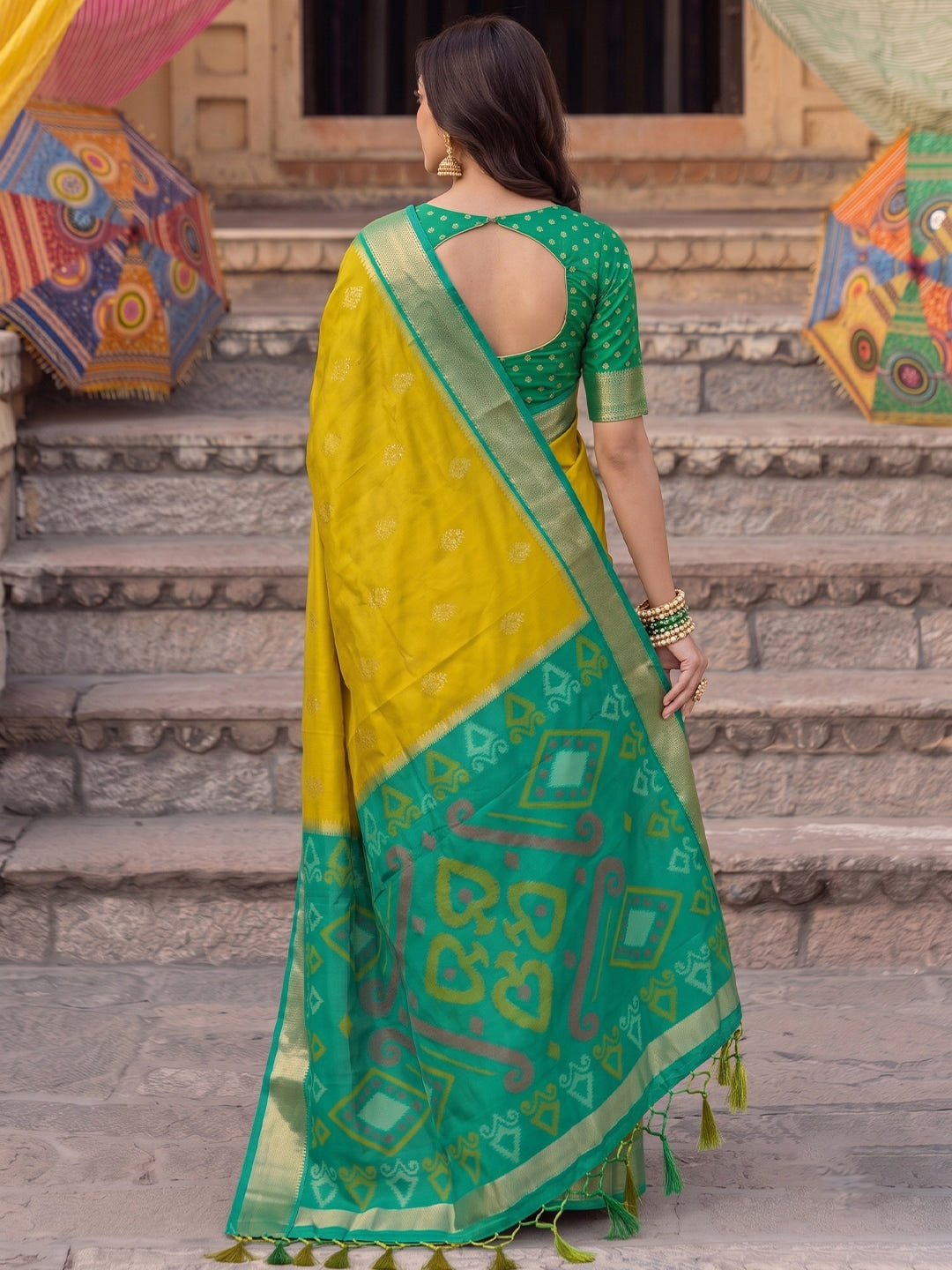 Peachmode Mustrd Yellow Soft Silk Woven Saree - Image 3