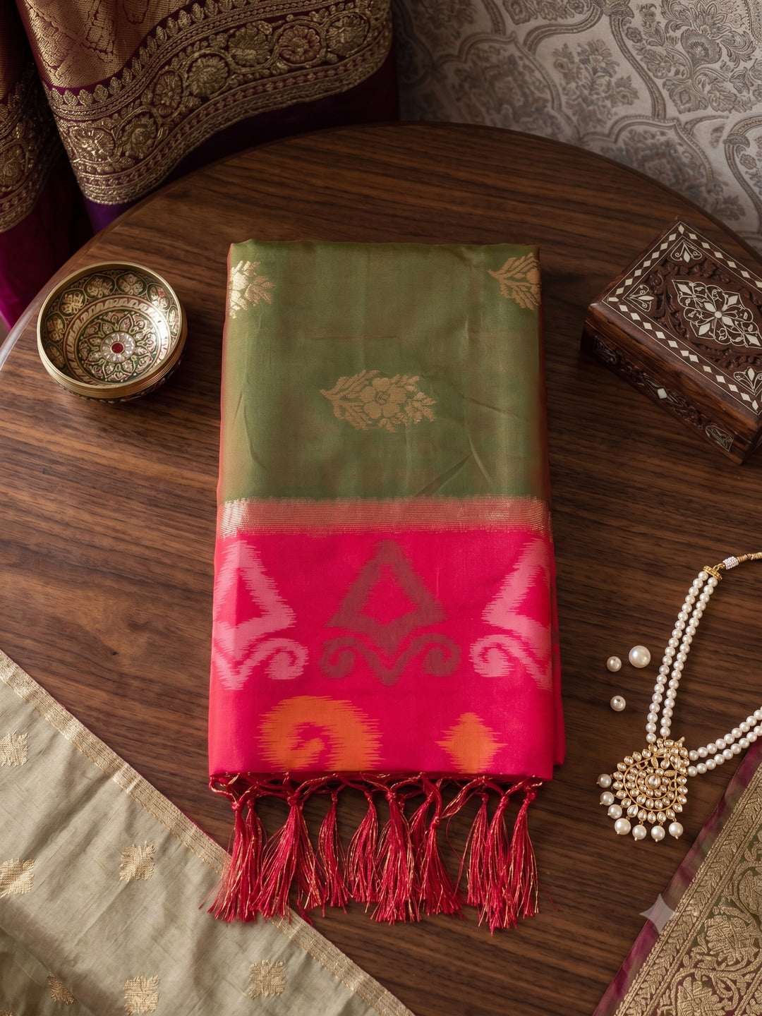 Peachmode Mehandi Soft Silk Woven Saree - Image 4