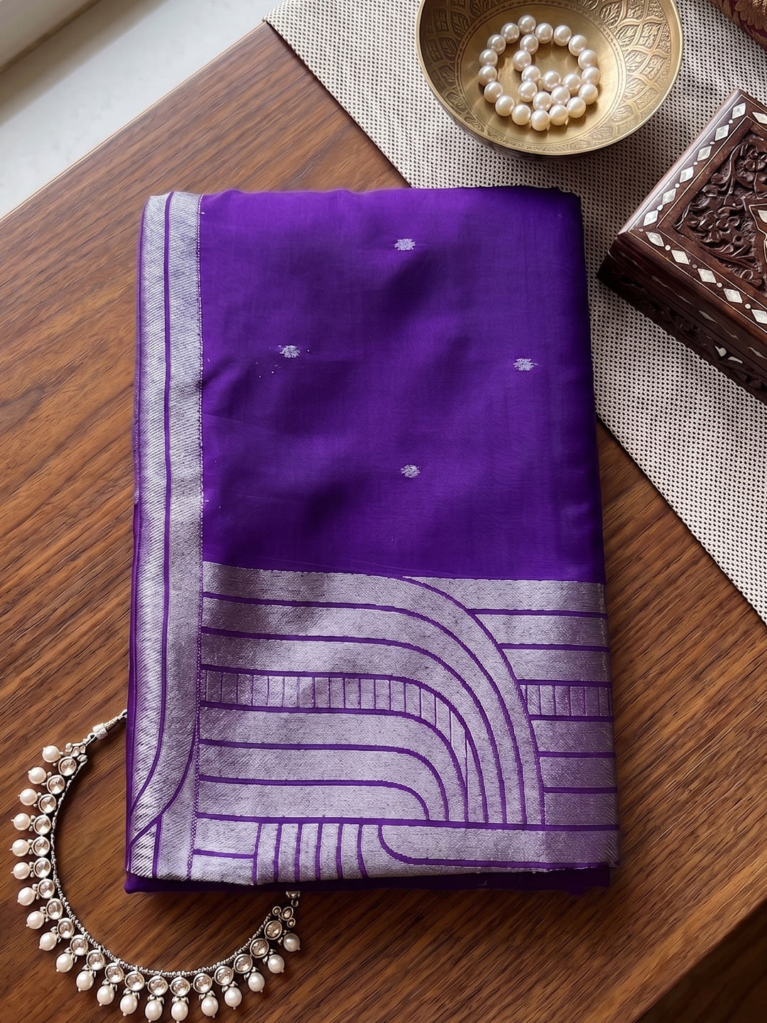 Peachmode Royal Blue Cotton Blend Woven Saree - Image 4