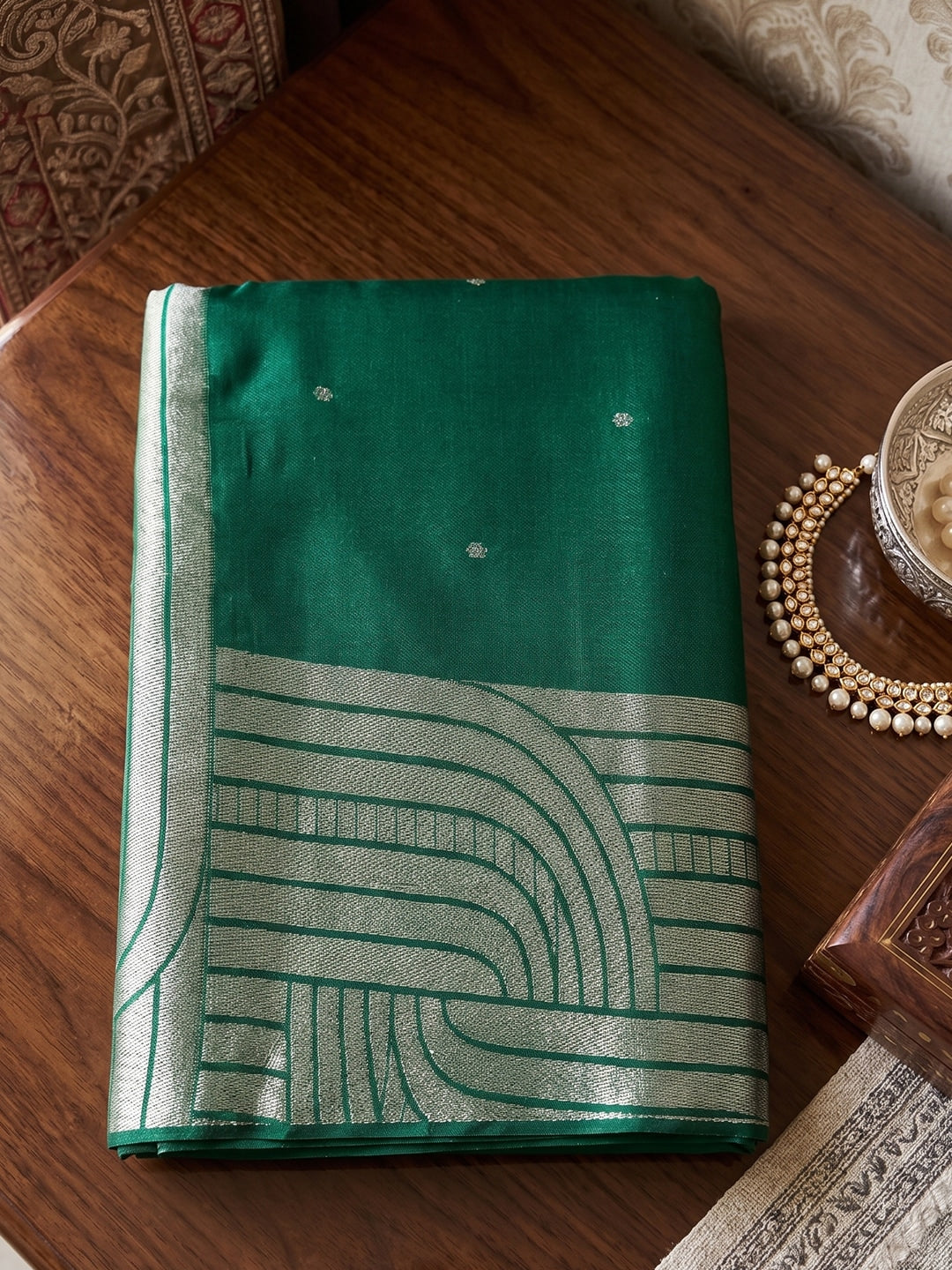 Peachmode Deep Green Cotton Blend Woven Saree - Image 4