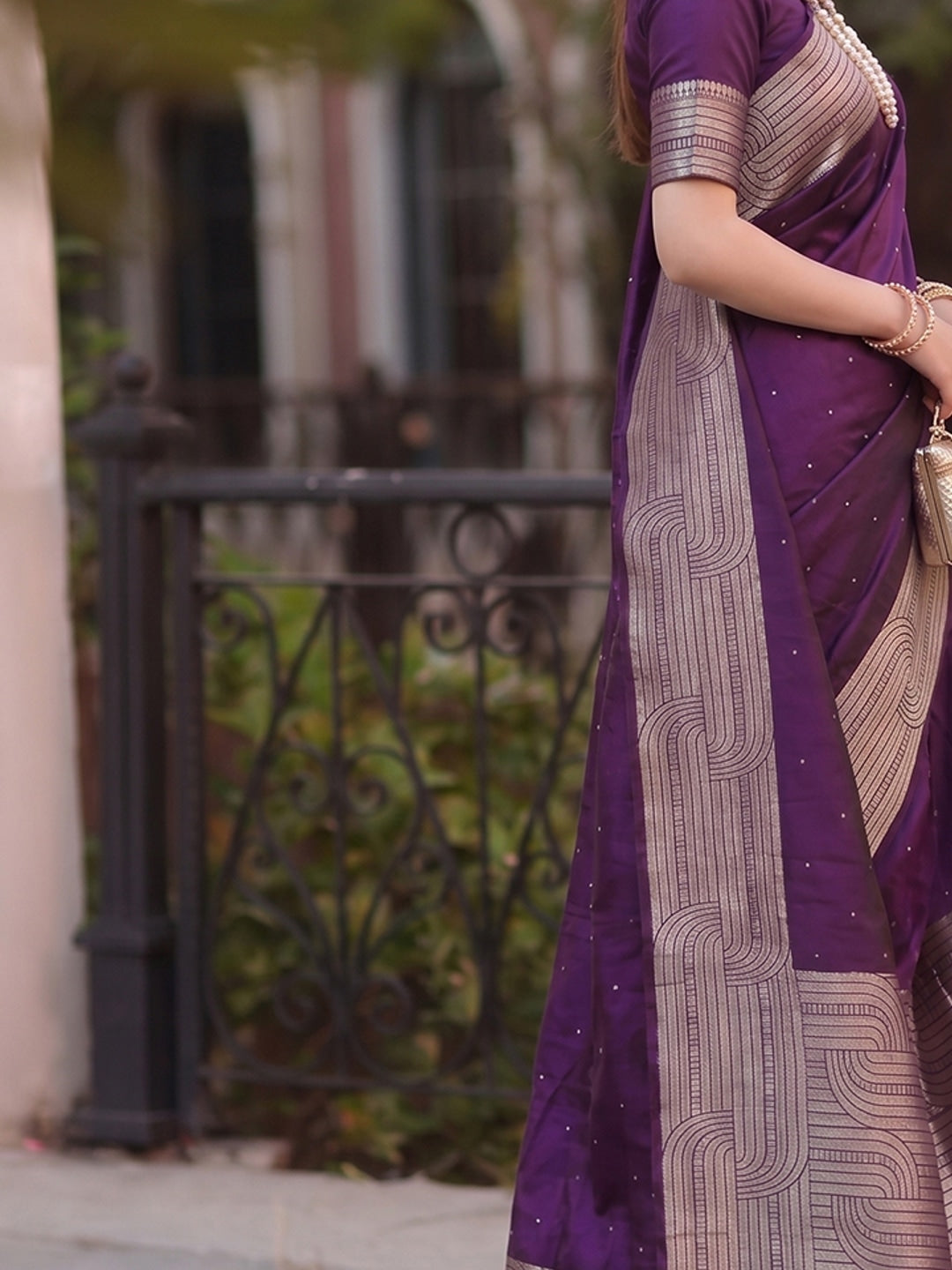 Peachmode Vibrate Purple Cotton Blend Woven Saree - Image 5