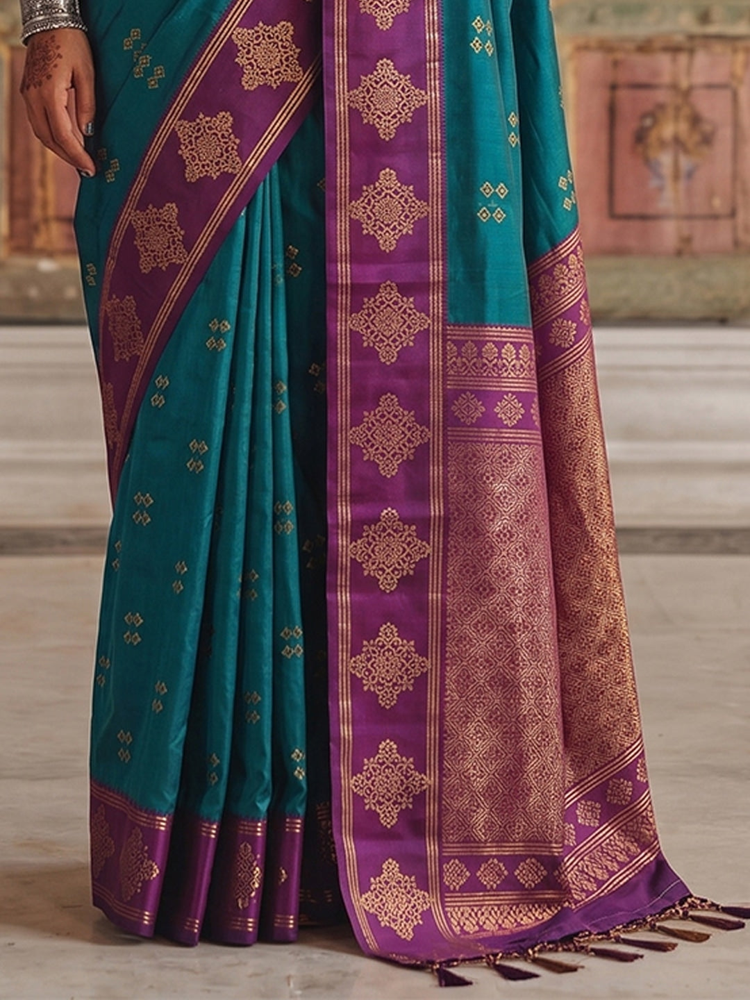 Peachmode Teal Green Soft Silk Woven Saree - Image 5