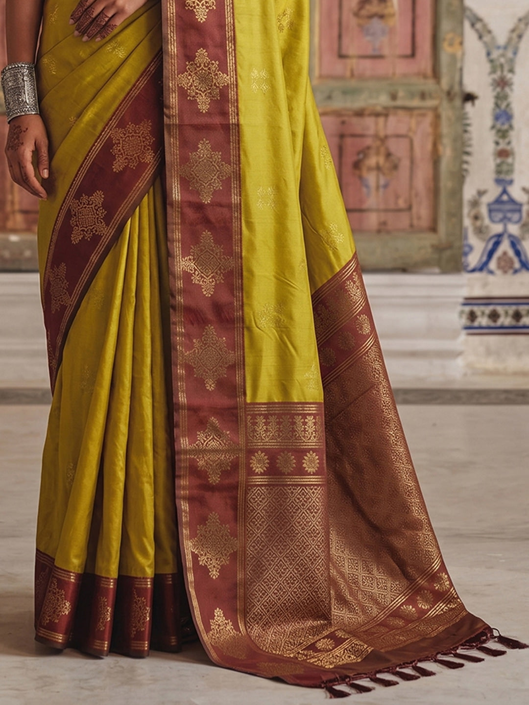 Peachmode Mustrd Soft Silk Woven Saree - Image 5