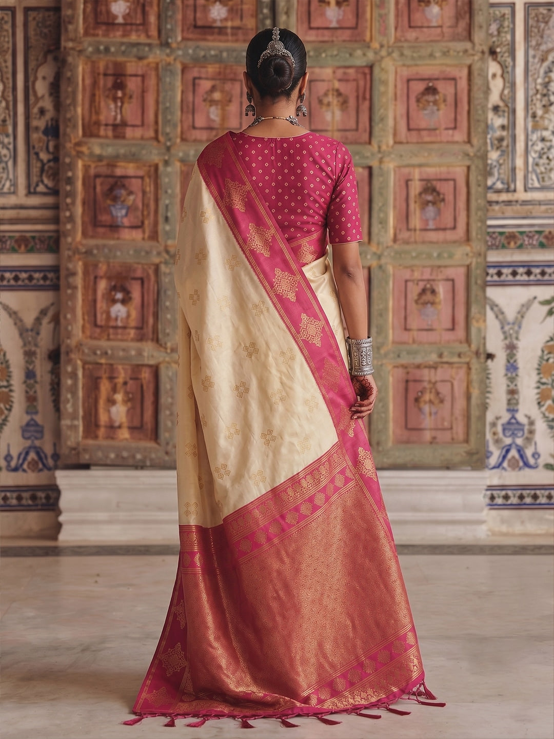 Peachmode Cream Soft Silk Woven Saree - Image 3