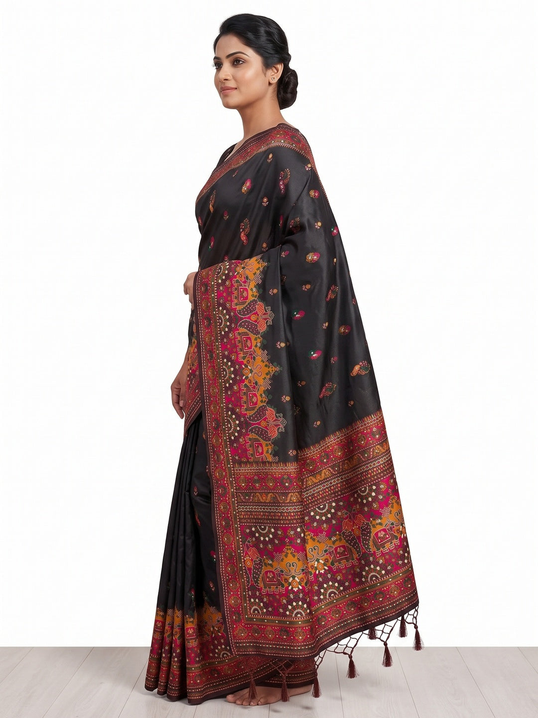 Black Pashmina Silk Weaving Saree Designed in Classic Rajwadi Style for Festive Wear - Image 3
