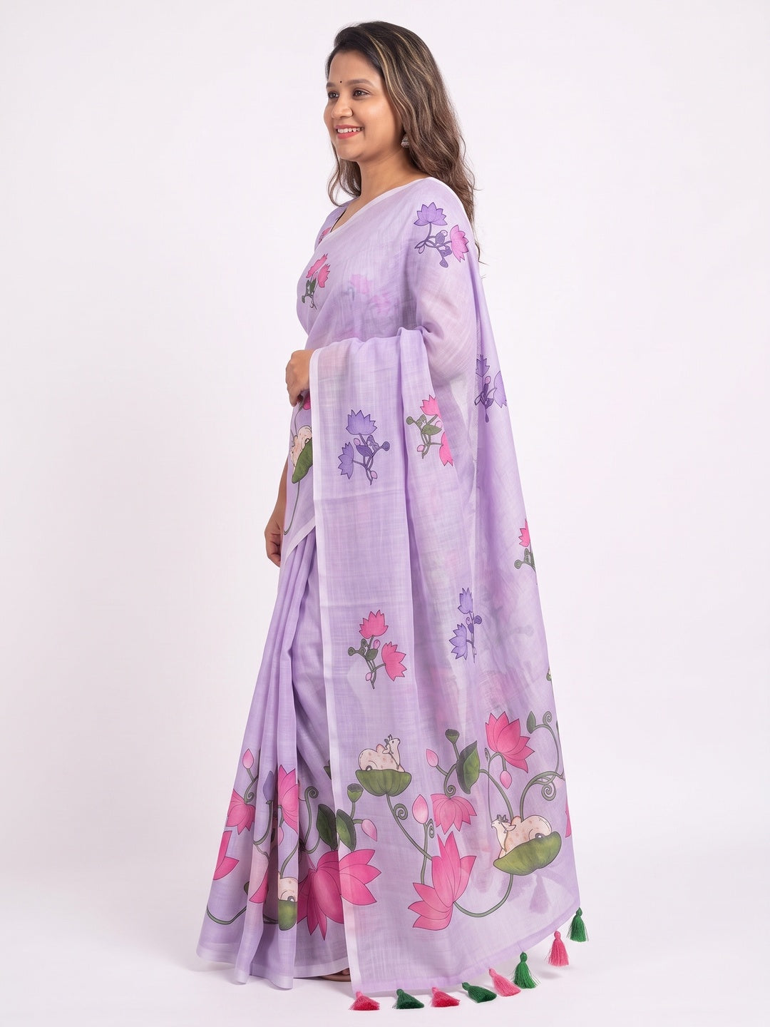 Elegant Lavender Pichwai Printed Linen Saree with Tassel Details - Image 3
