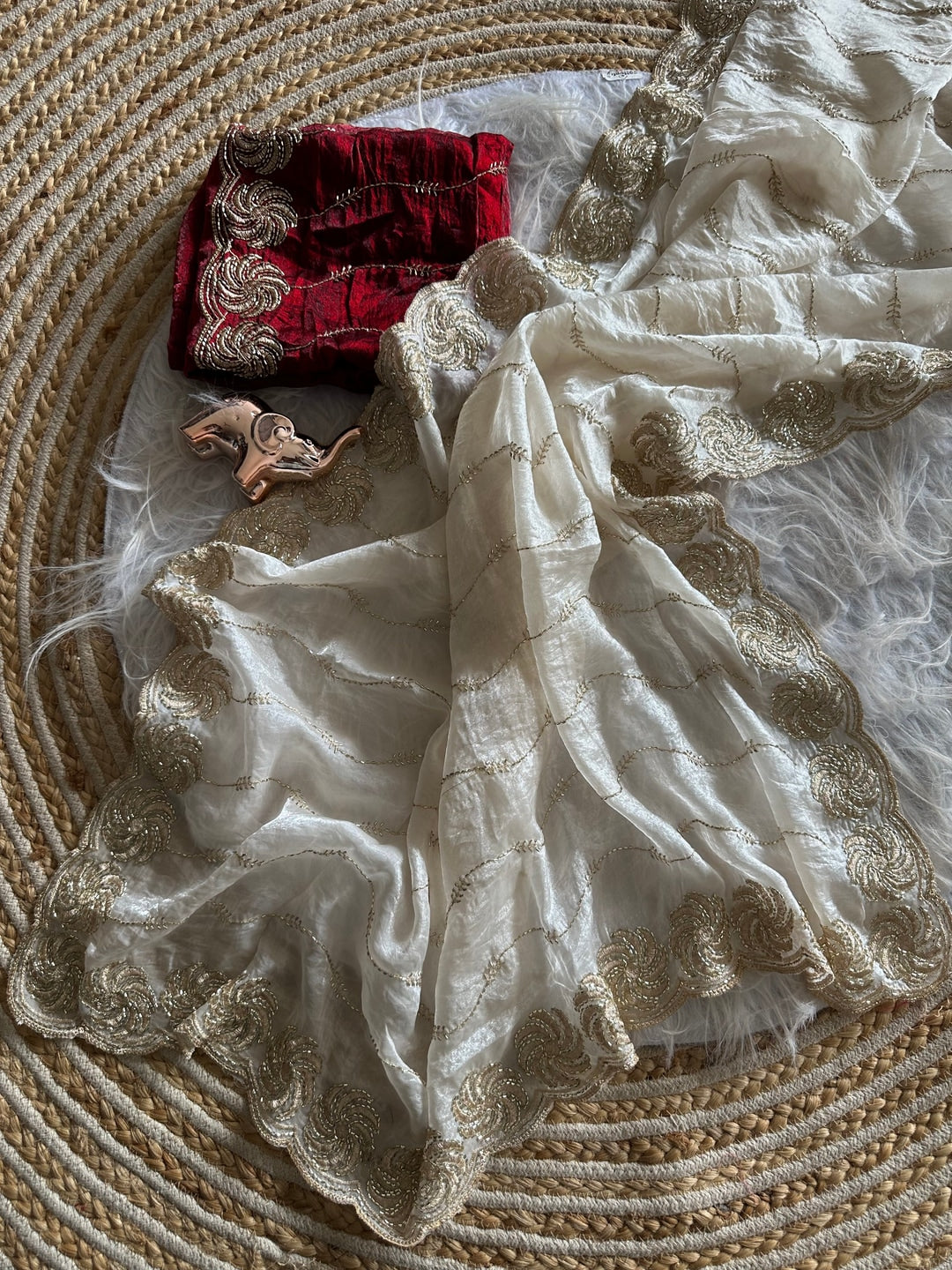 Peachmode Offwhite Satin Saree - Image 5