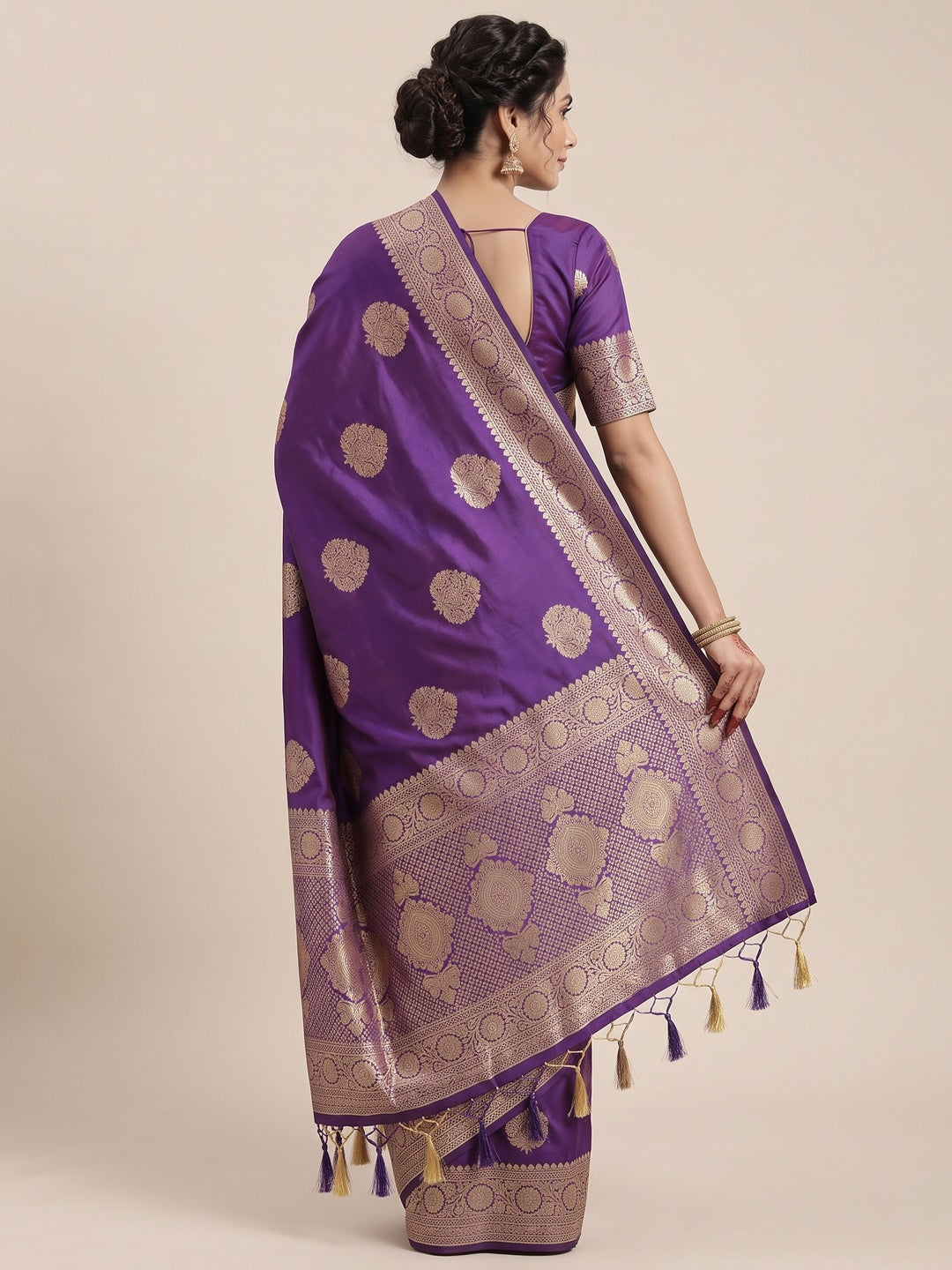 Violet Pure Banarasi Silk Saree Adorned with Intricate Zari Butti Woven Detailing - Image 2