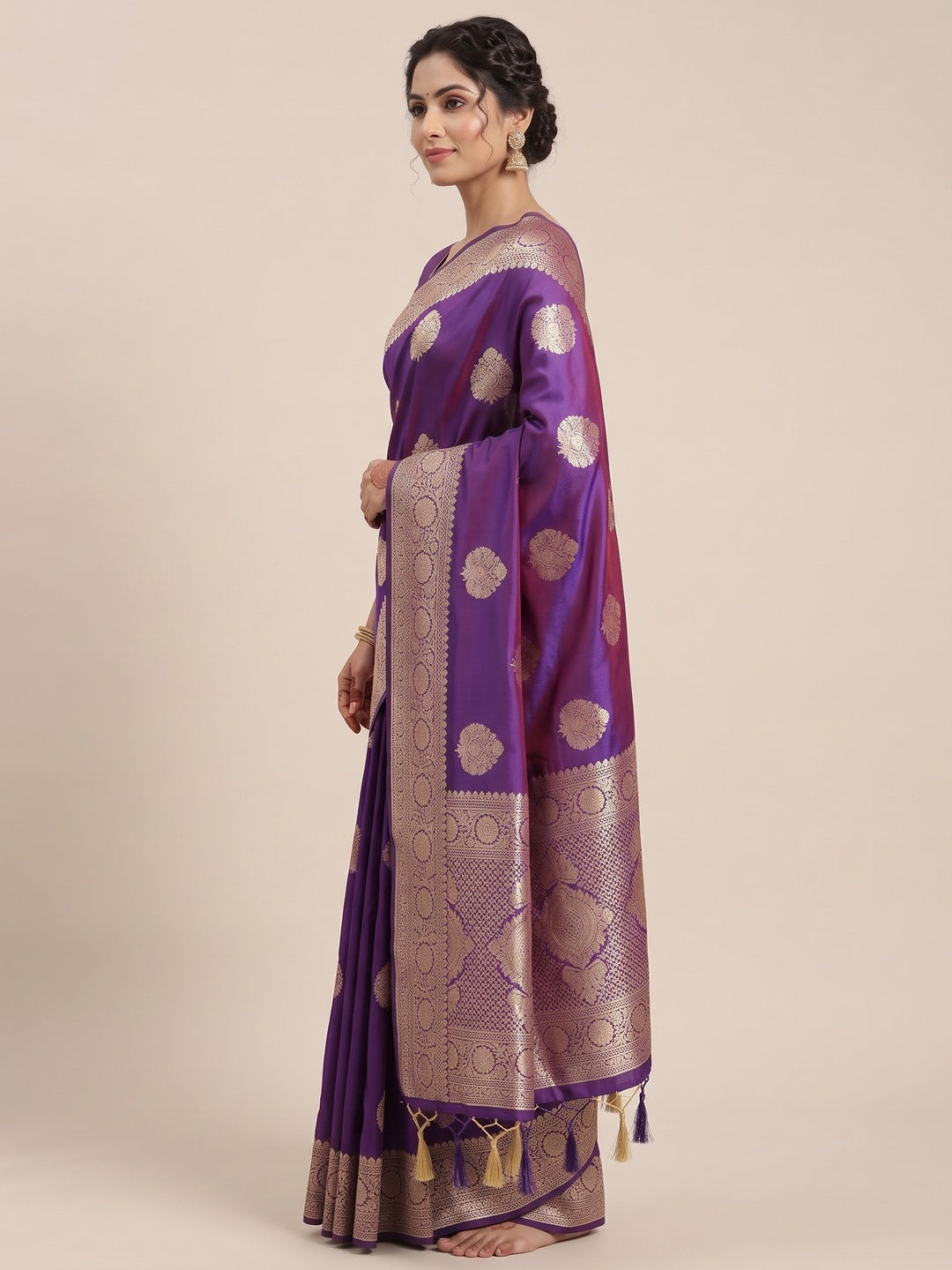 Violet Pure Banarasi Silk Saree Adorned with Intricate Zari Butti Woven Detailing - Image 3