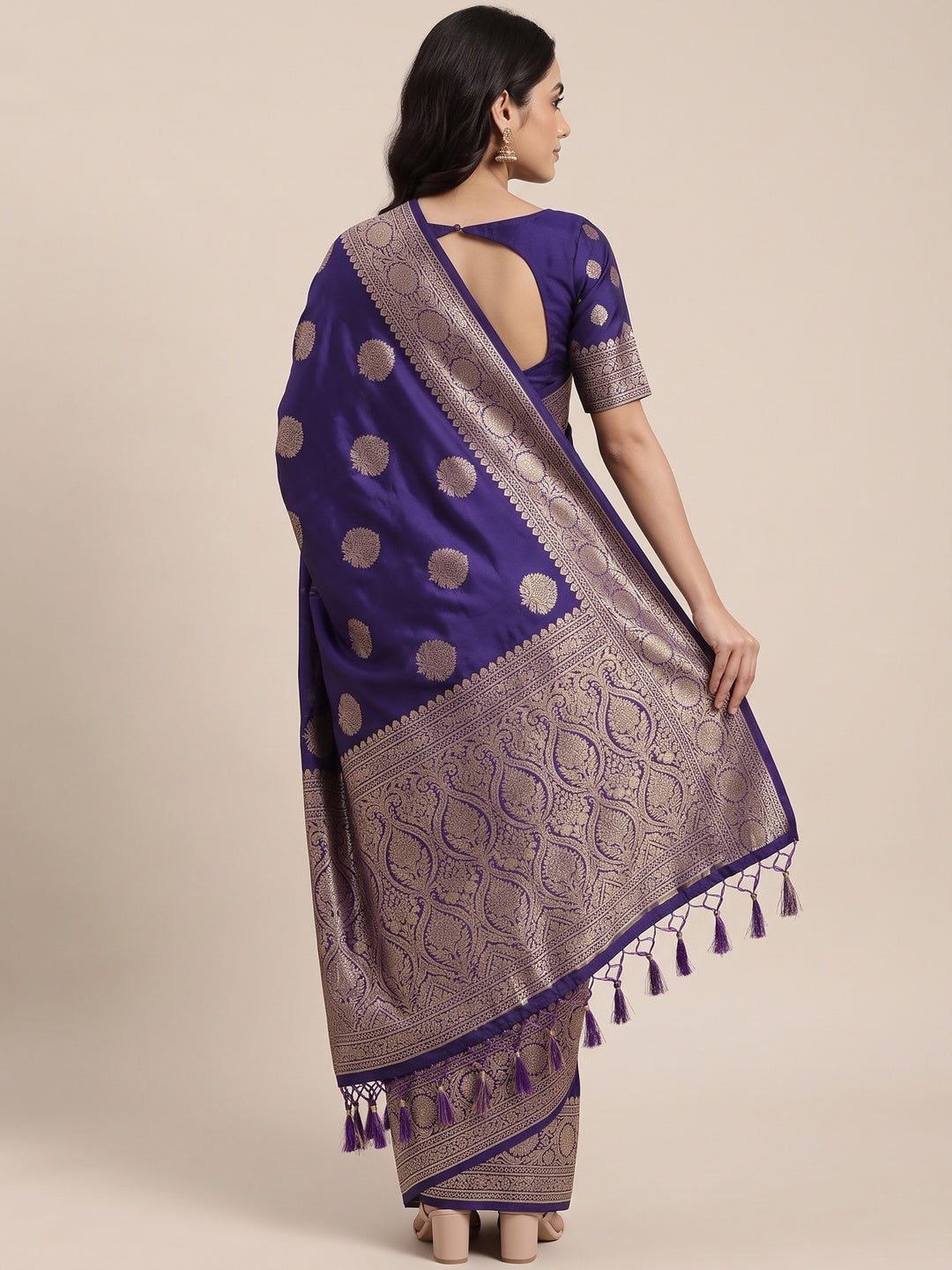 Navy Blue Pure Banarasi Silk Saree Adorned with Intricate Zari Butti Woven Detailing - Image 2