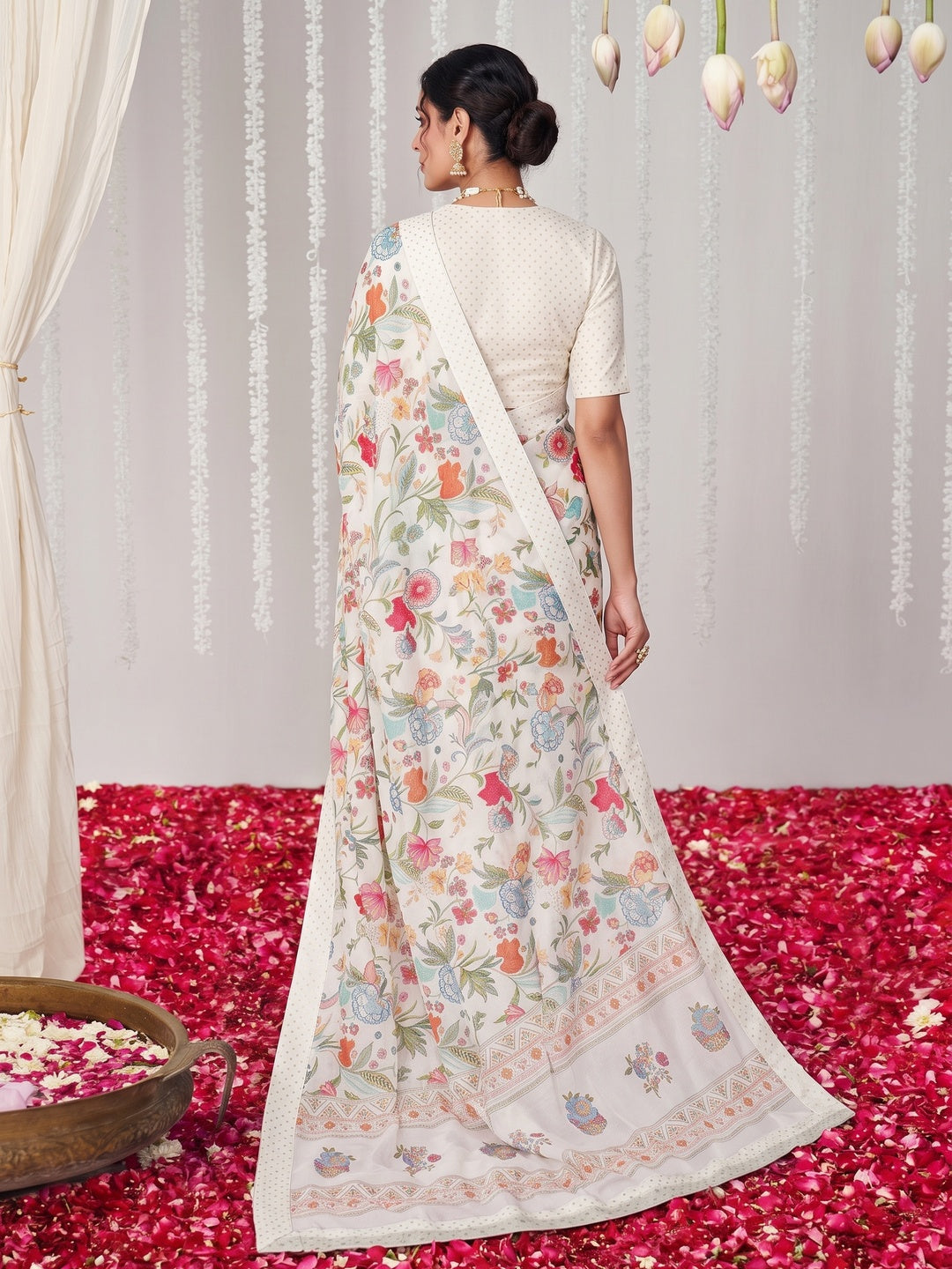 White Floral Printed Chiffon Saree - Image 2