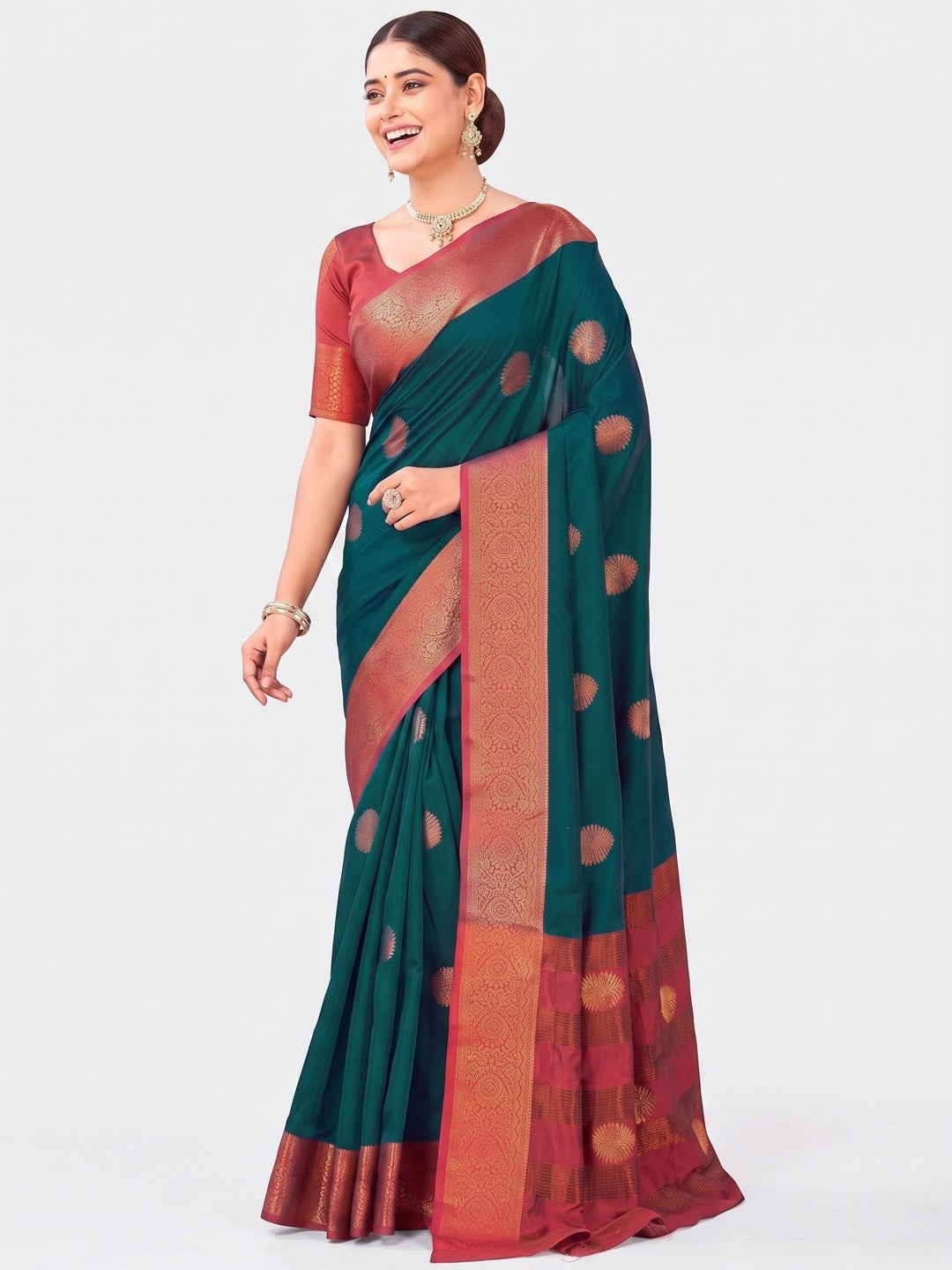 Rama Green Silk Blend Saree Adorned With Zari Woven Floral & Paisley Design - Image 4