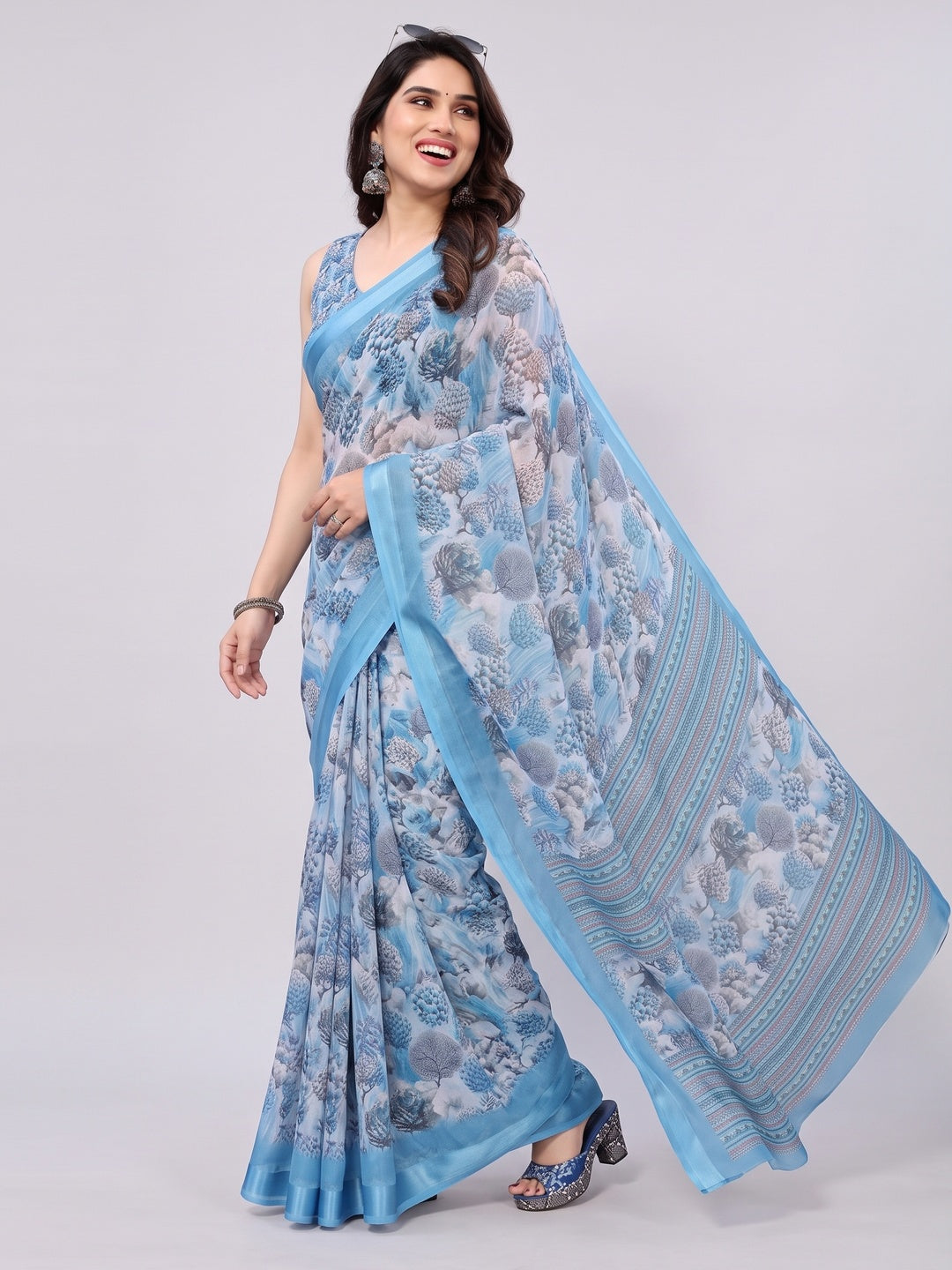 Blue Floral Printed Chiffon Saree - Image 4