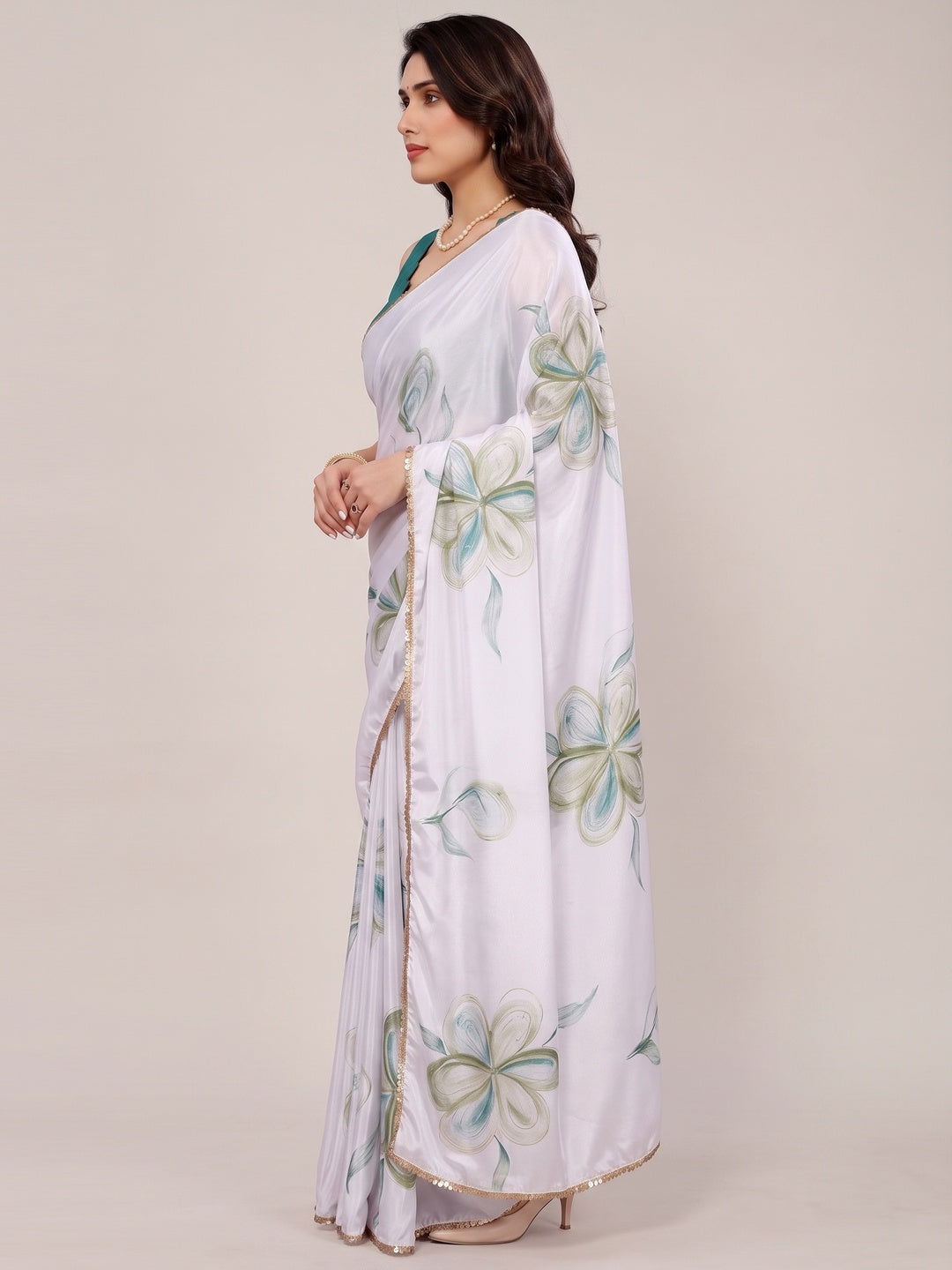 White & Green Floral Printed Chiffon Saree - Image 3