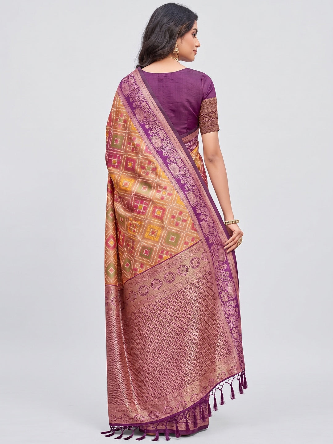 Timeless Dark Mustard Geometric & Floral Design Weaving Silk Blend Saree With Stylish Tassels Pallu - Image 4