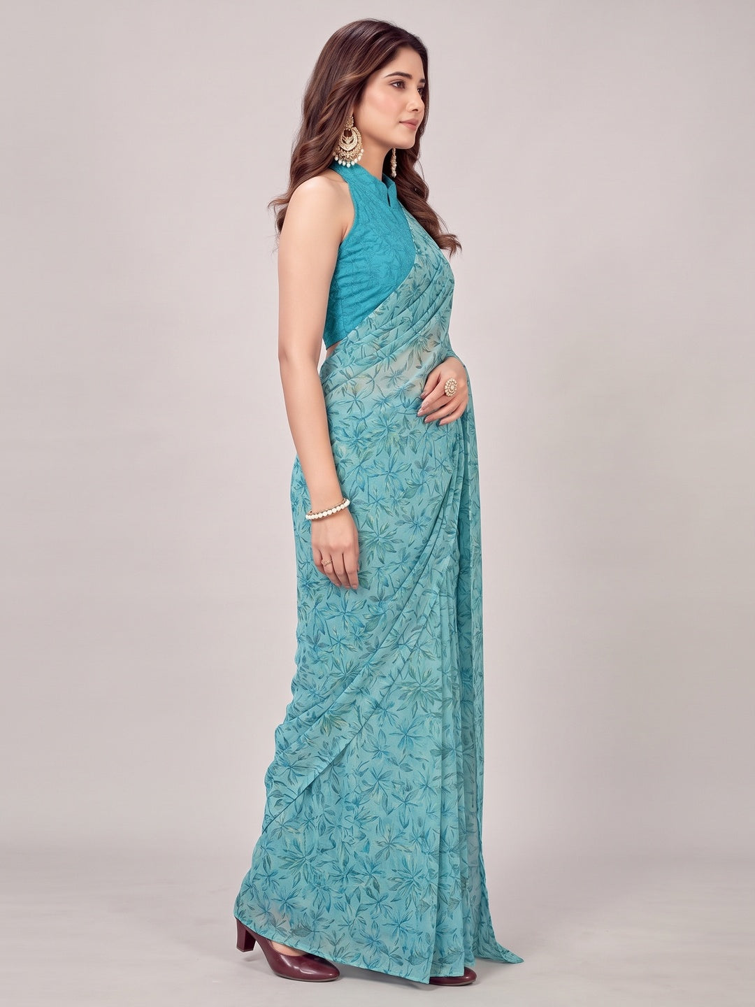 Blue Floral Printed Georgette Saree - Image 3