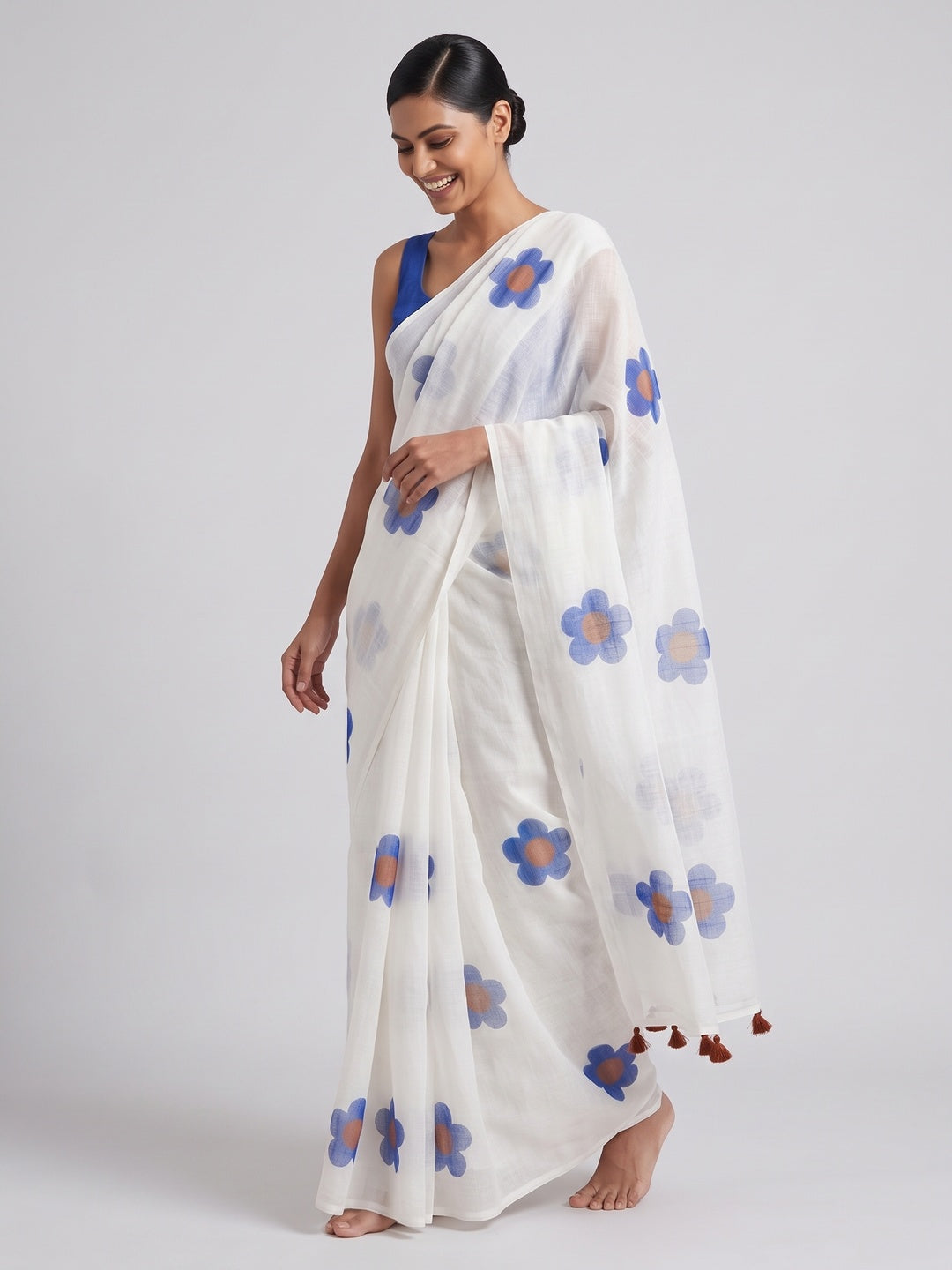 White & Blue Floral Print Saree in Breathable Pure Linen Fabric - Image 4