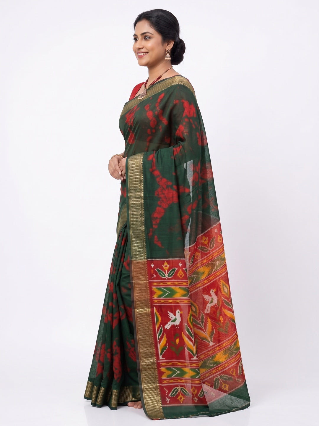 Majestic Green Batik Abstract Printed Cotton Blend Saree With Elegant Zari Weaving Border - Image 5