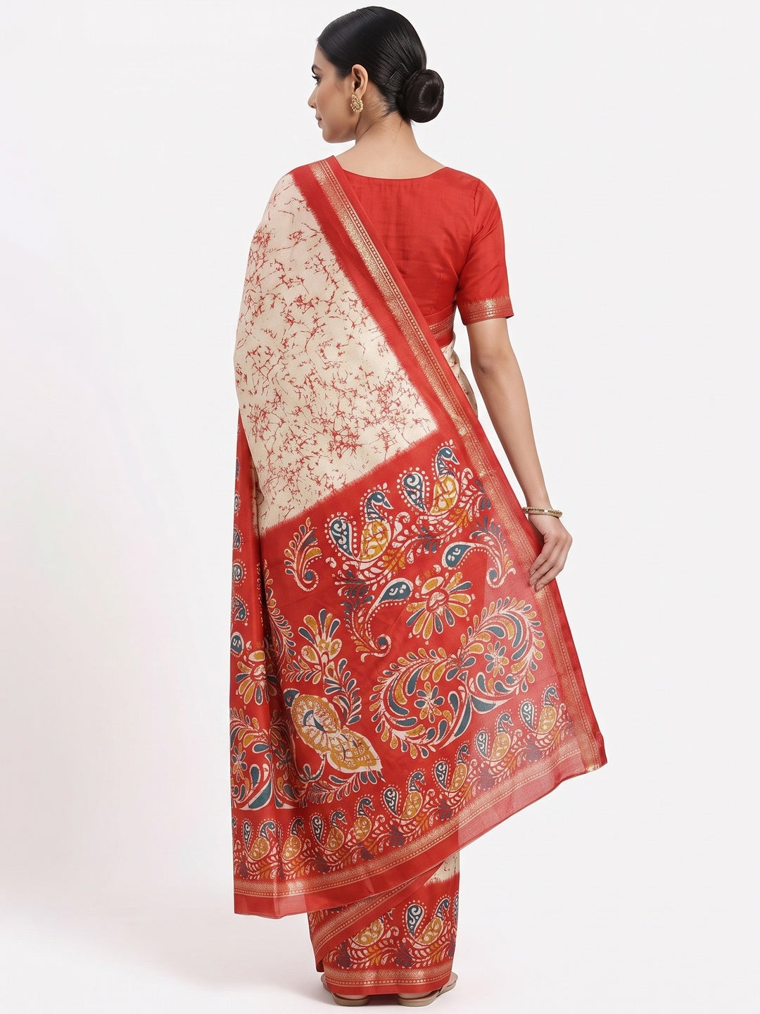 Cream & Red Abstract Printed Dola Silk Saree Enhanced With Kalamkari Art Pallu - Image 2