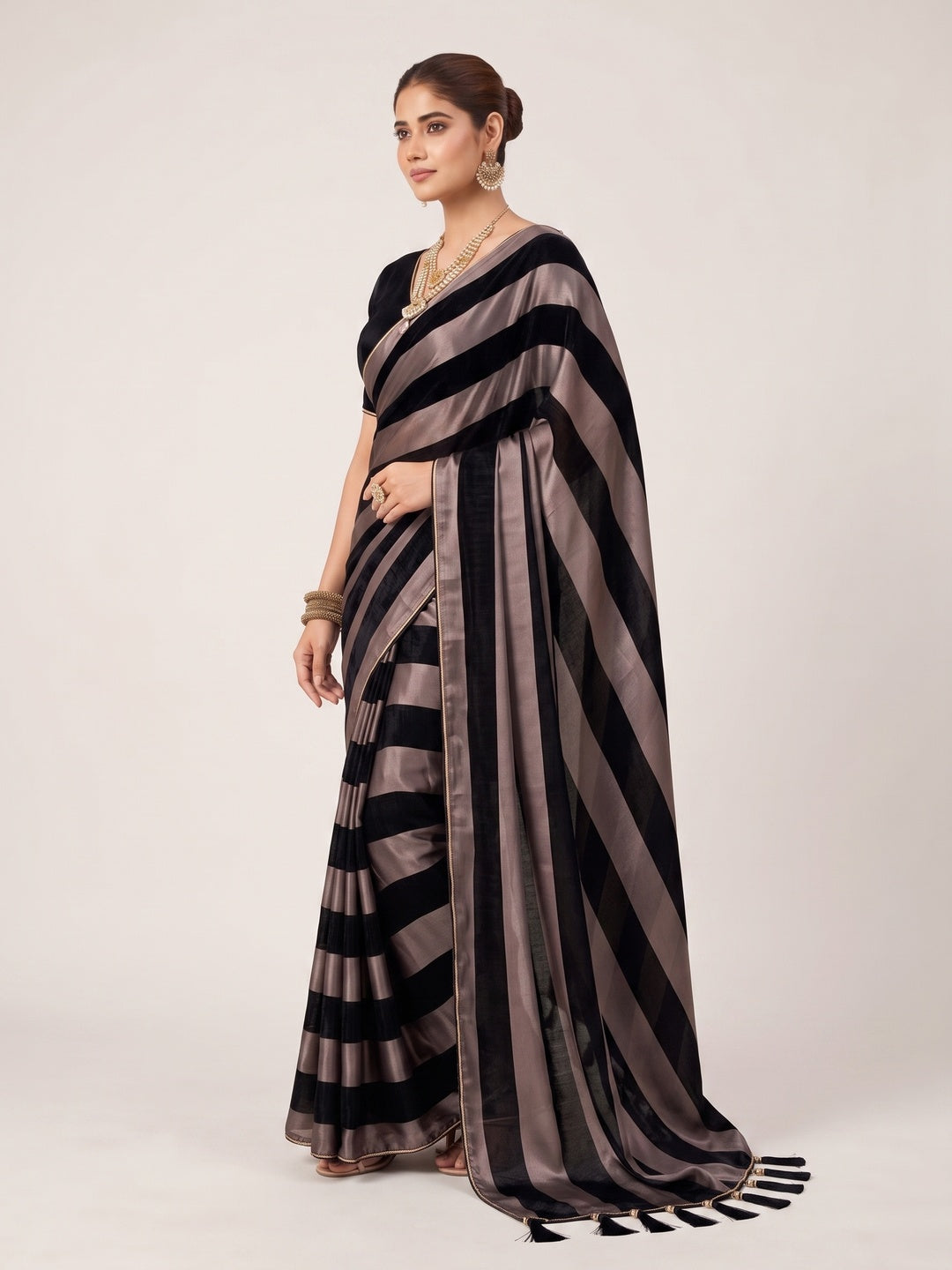 Peachmode Black Satin Saree - Image 3