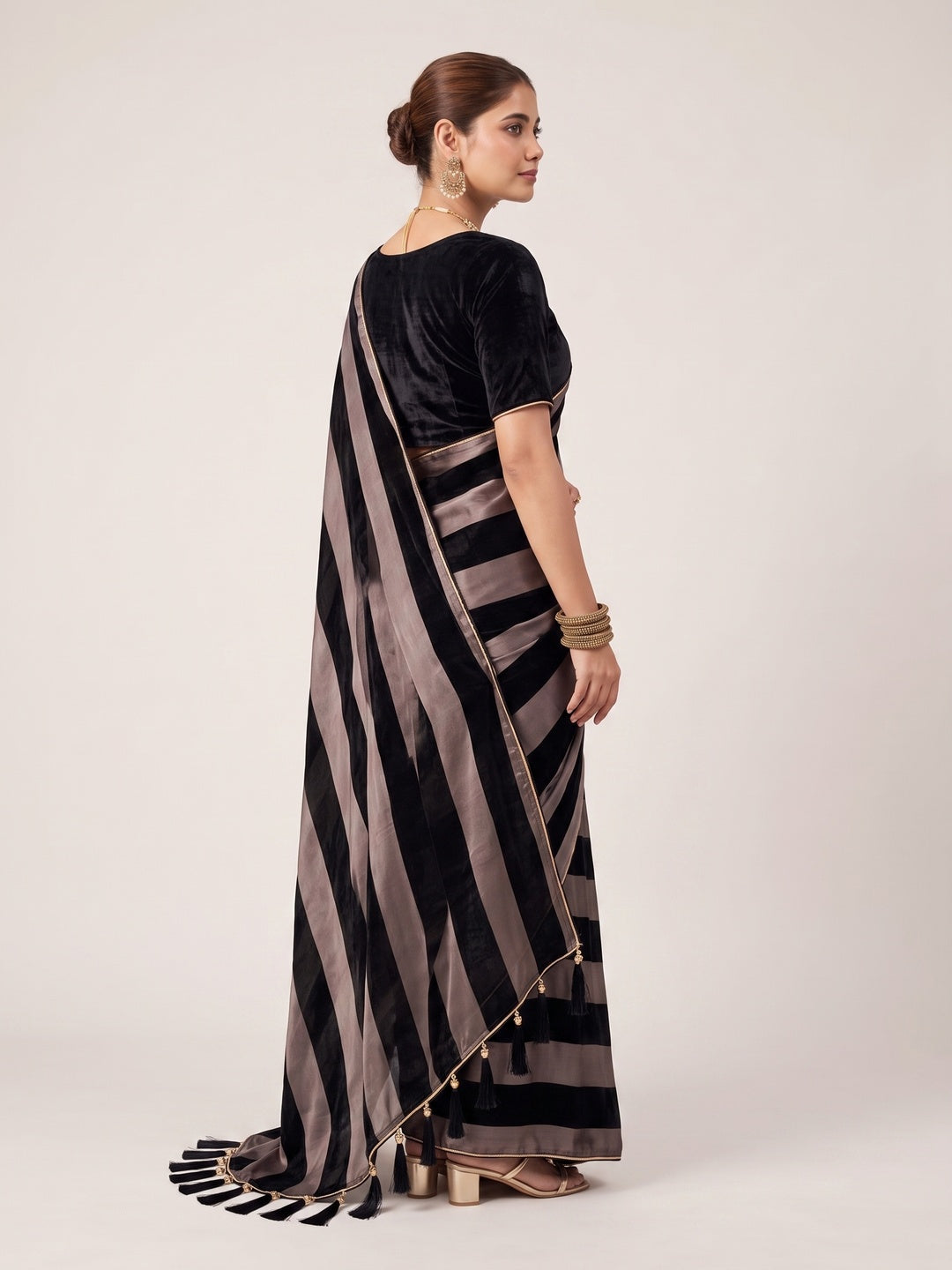 Peachmode Black Satin Saree - Image 4
