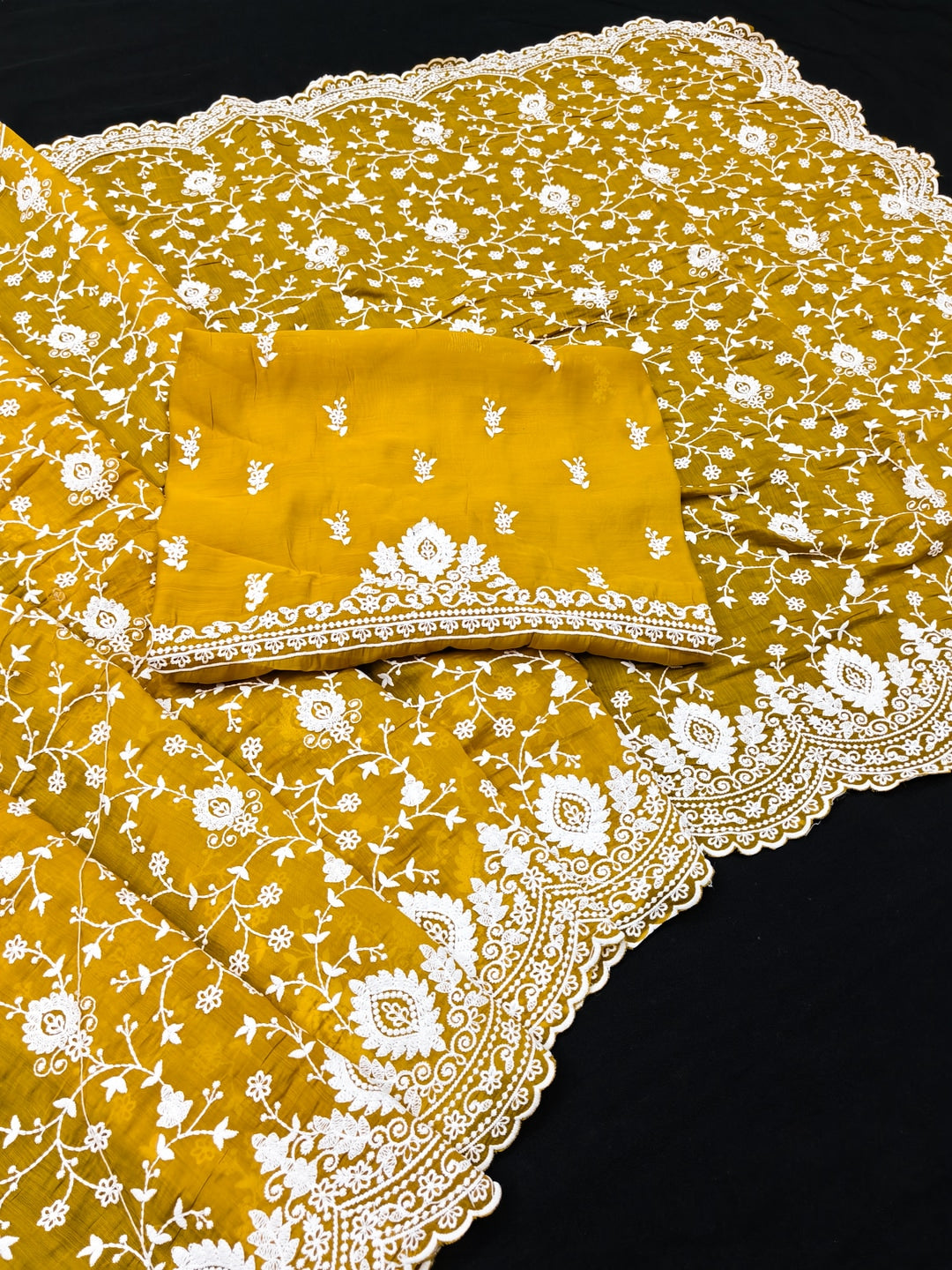 Peachmode Mustard Floral Embroidered Mul Chanderi Saree - Image 3