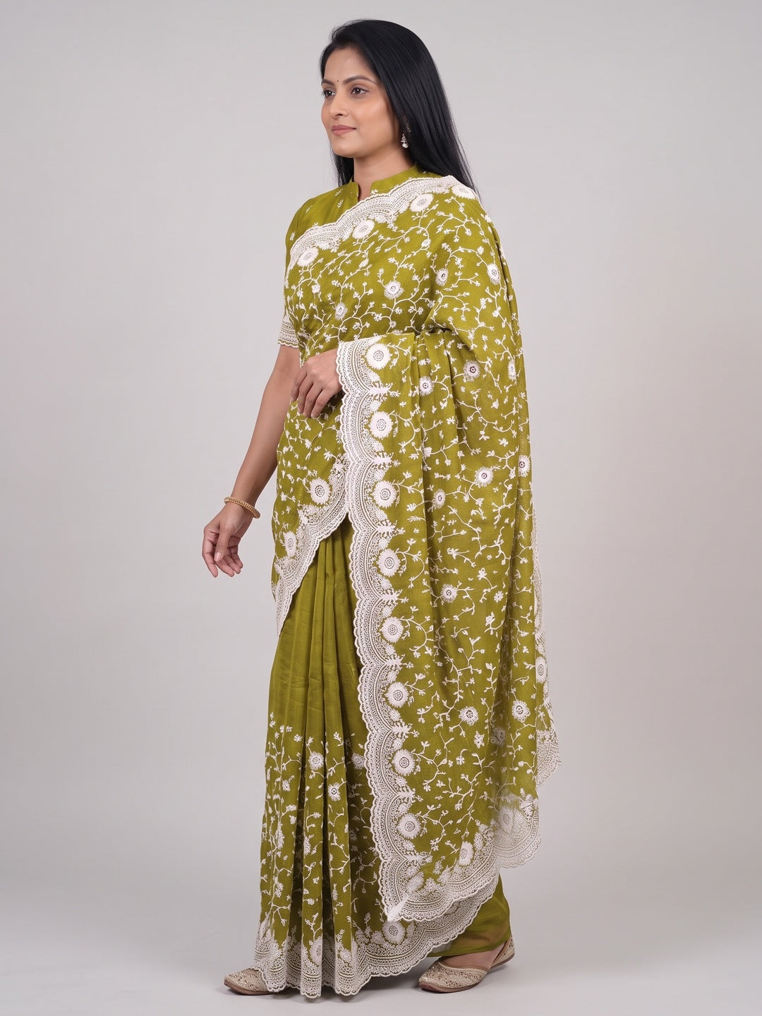 Peachmode Olive Floral Embroidered Mul Chanderi Saree - Image 6