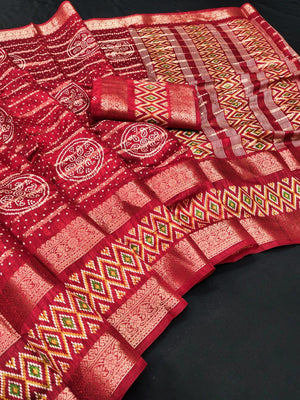 Peachmode Red Bandhani Art Silk Saree - Image 2