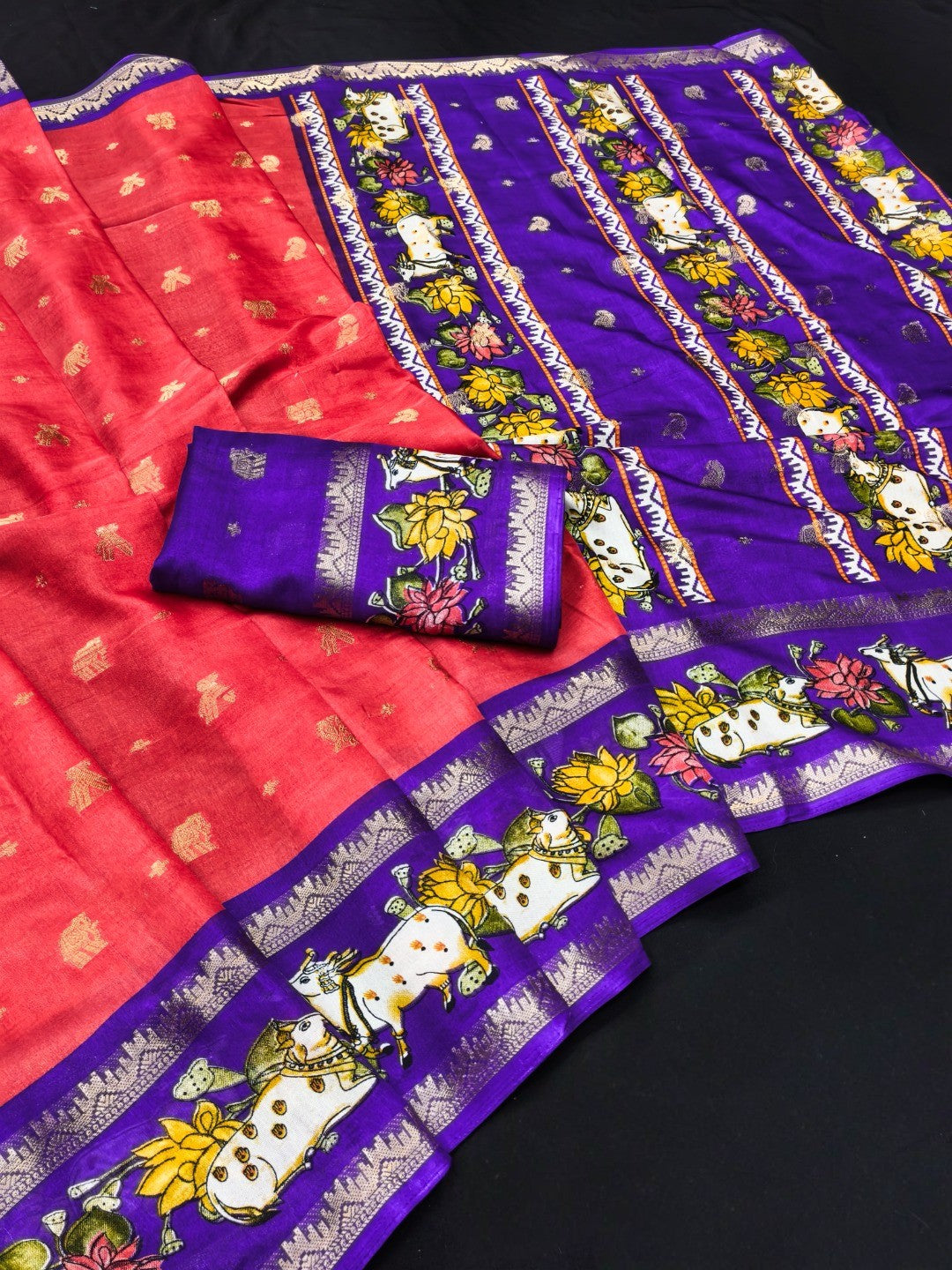 Peachmode Red Cow Motif Border Art Silk Saree - Image 3